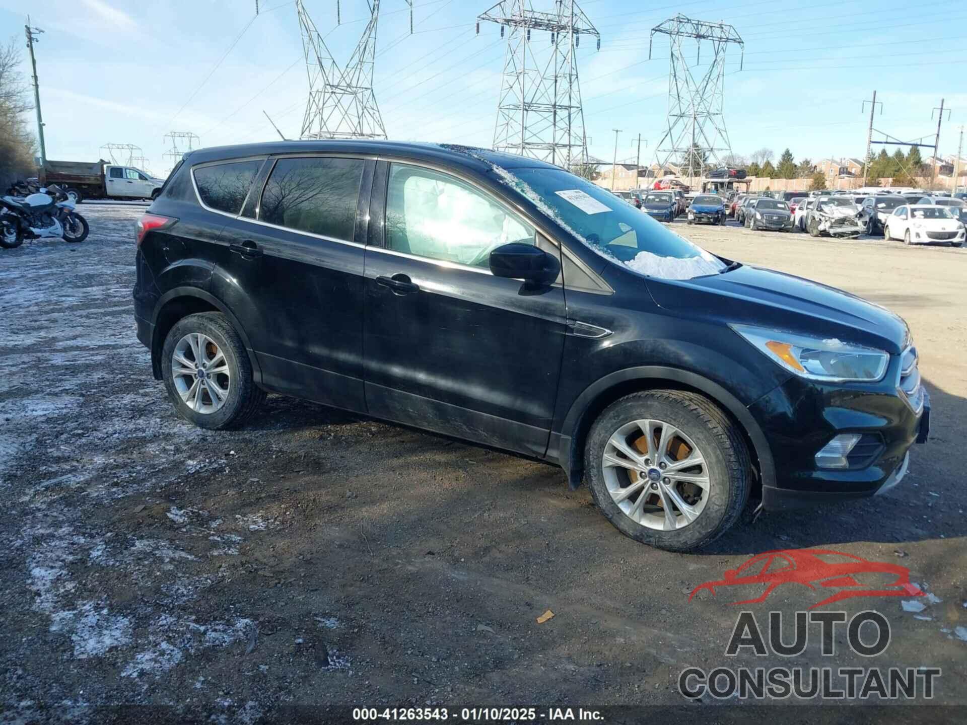 FORD ESCAPE 2017 - 1FMCU9GD4HUB22519