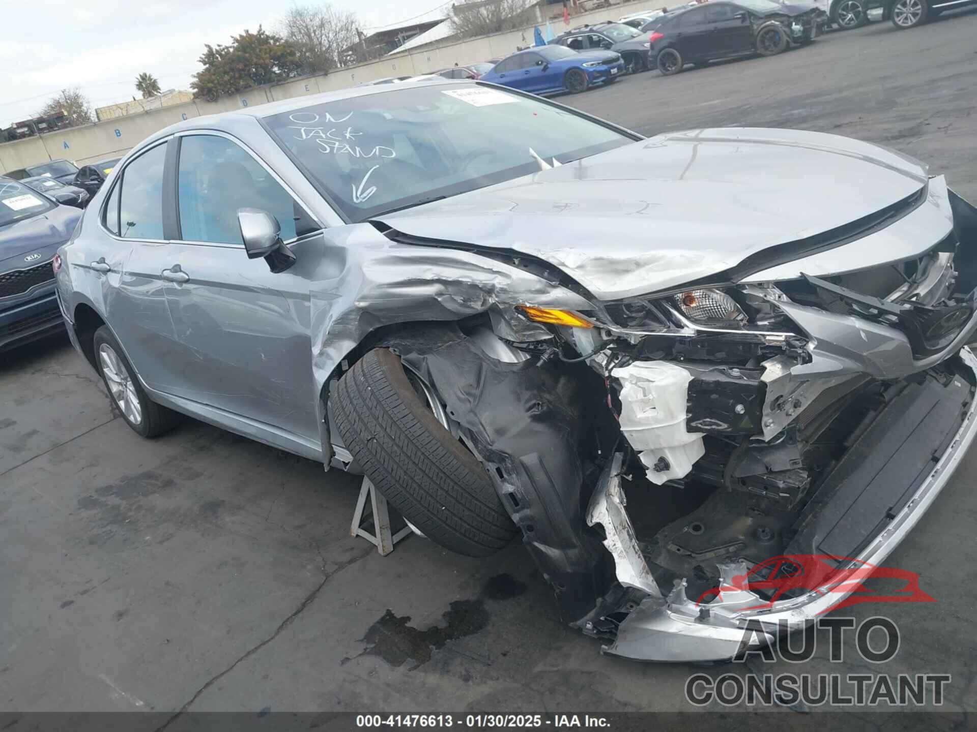 TOYOTA CAMRY 2018 - 4T1B11HK4JU588511