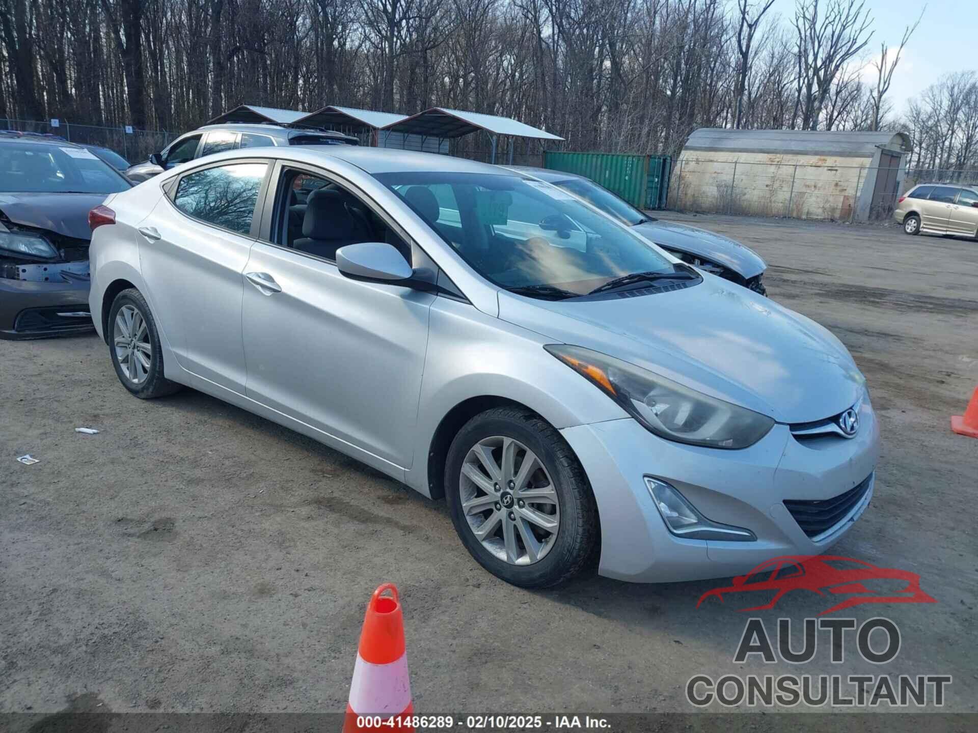 HYUNDAI ELANTRA 2015 - KMHDH4AE0FU284187