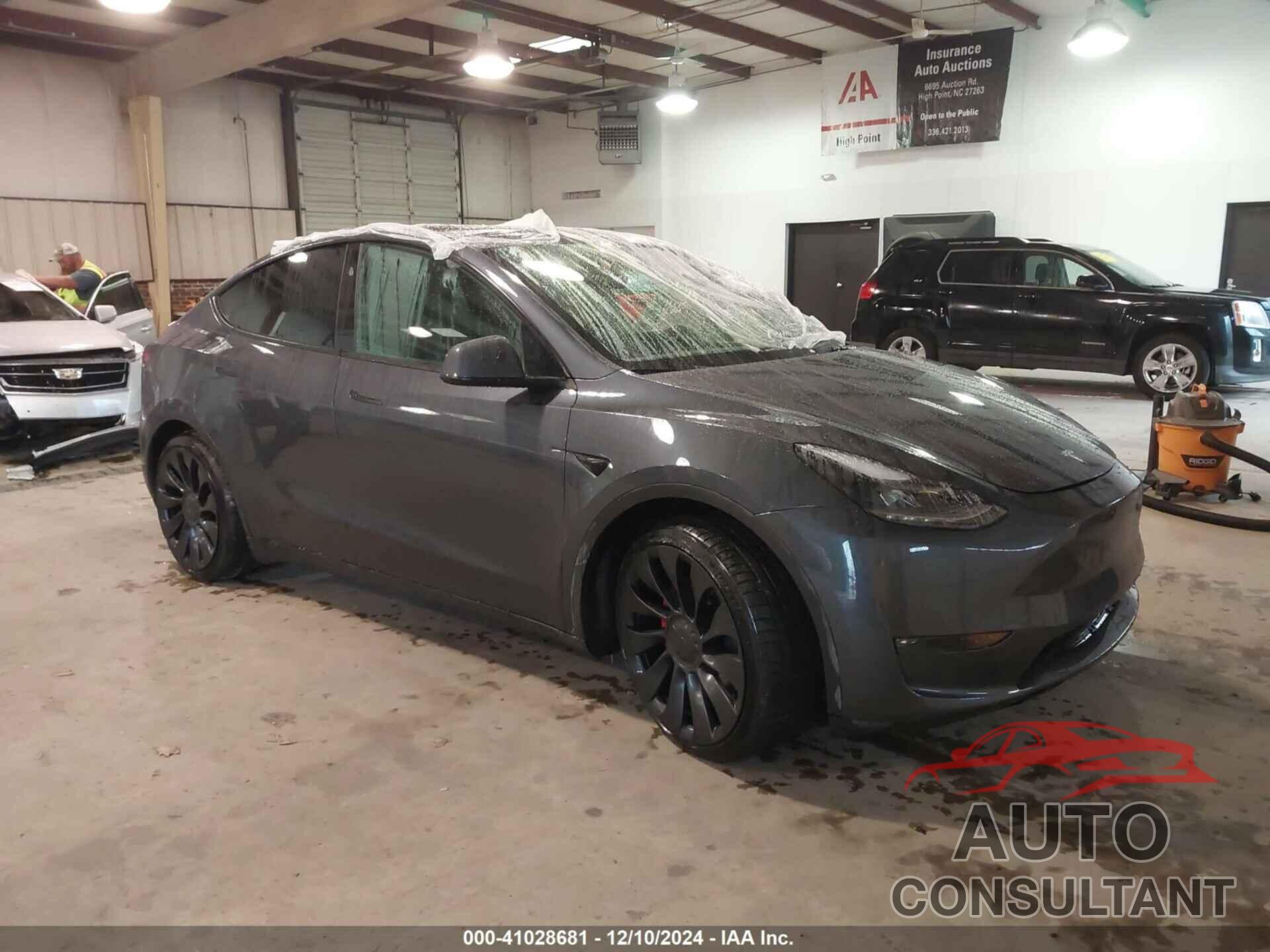 TESLA MODEL Y 2023 - 7SAYGDEF1PF844081