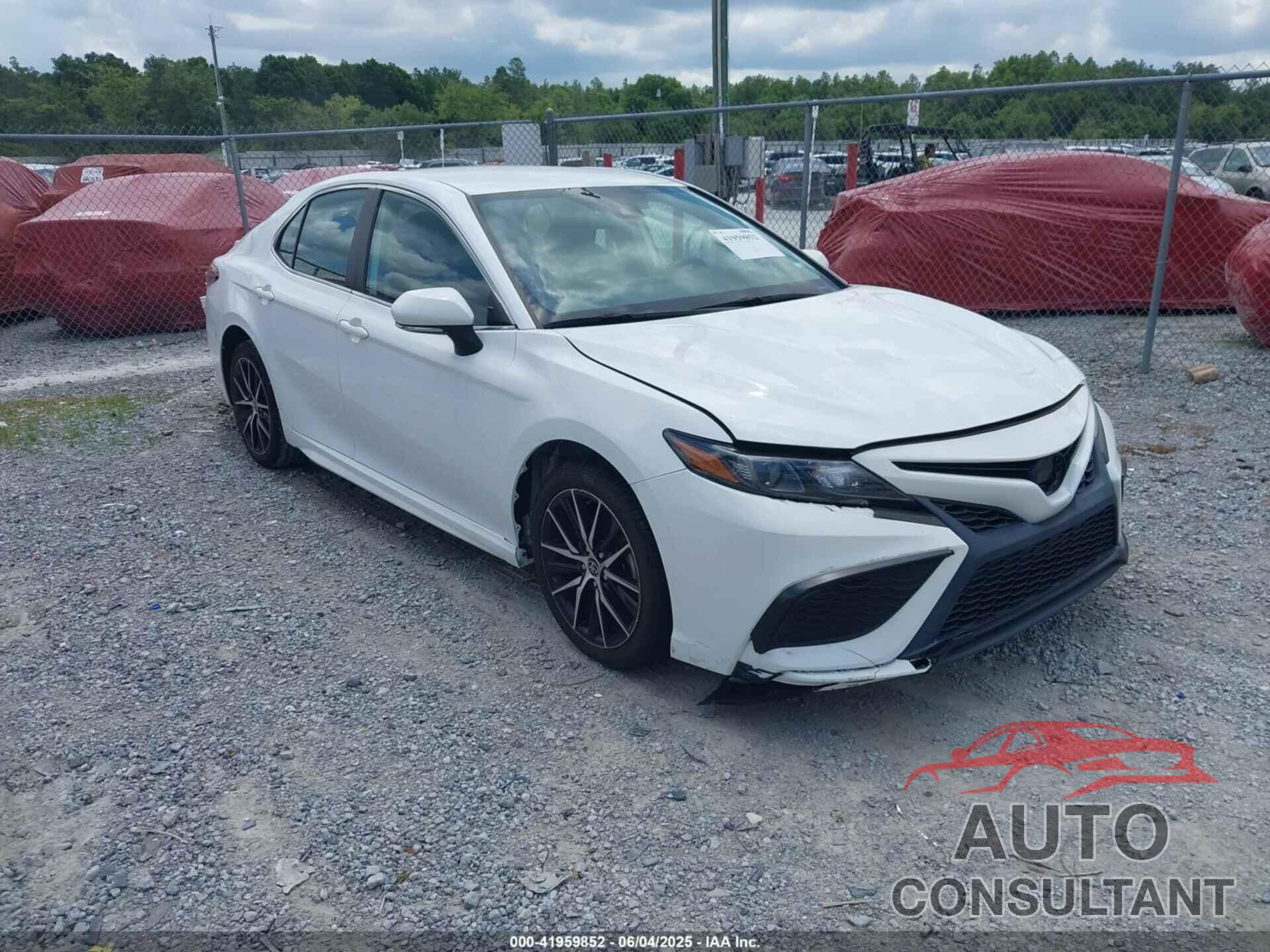 TOYOTA CAMRY 2022 - 4T1G11AK1NU676535