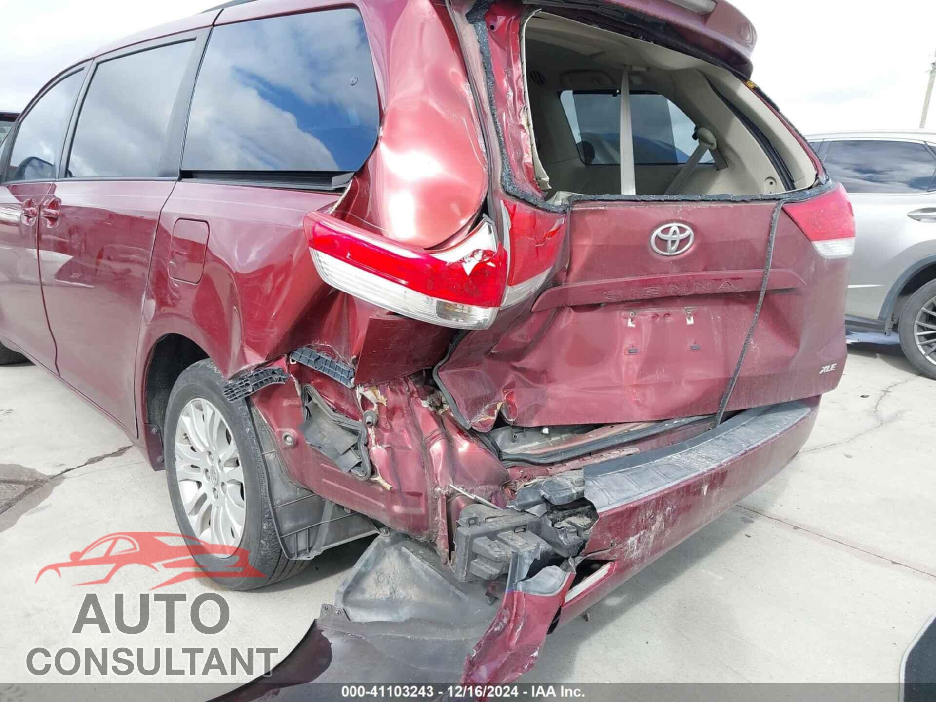 TOYOTA SIENNA 2013 - 5TDYK3DC8DS357108
