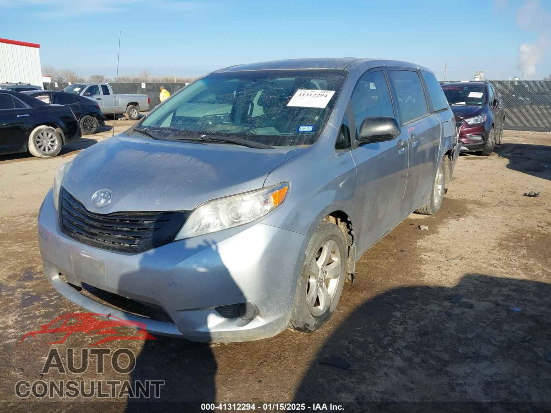 TOYOTA SIENNA 2013 - 5TDZK3DC8DS399346
