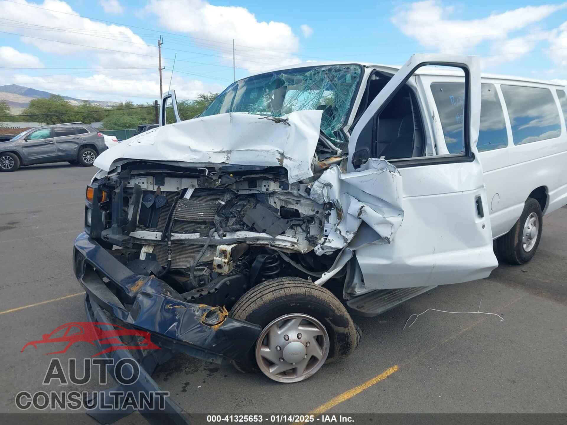 FORD E-350 SUPER DUTY 2011 - 1FBSS3BL5BDB09954