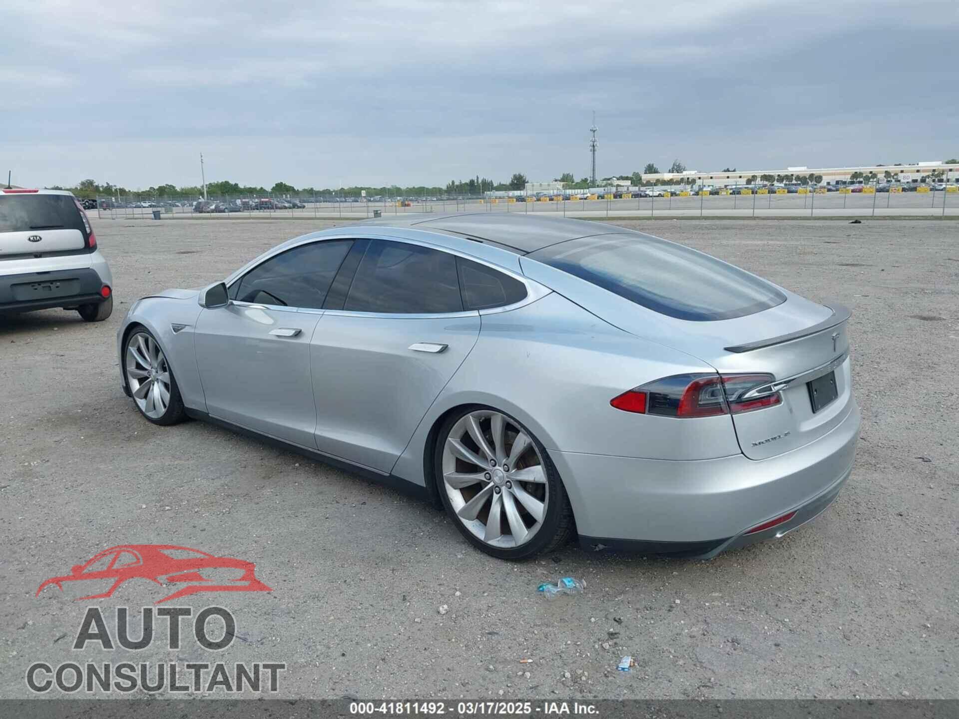 TESLA MODEL S 2013 - 5YJSA1CP2DFP06270