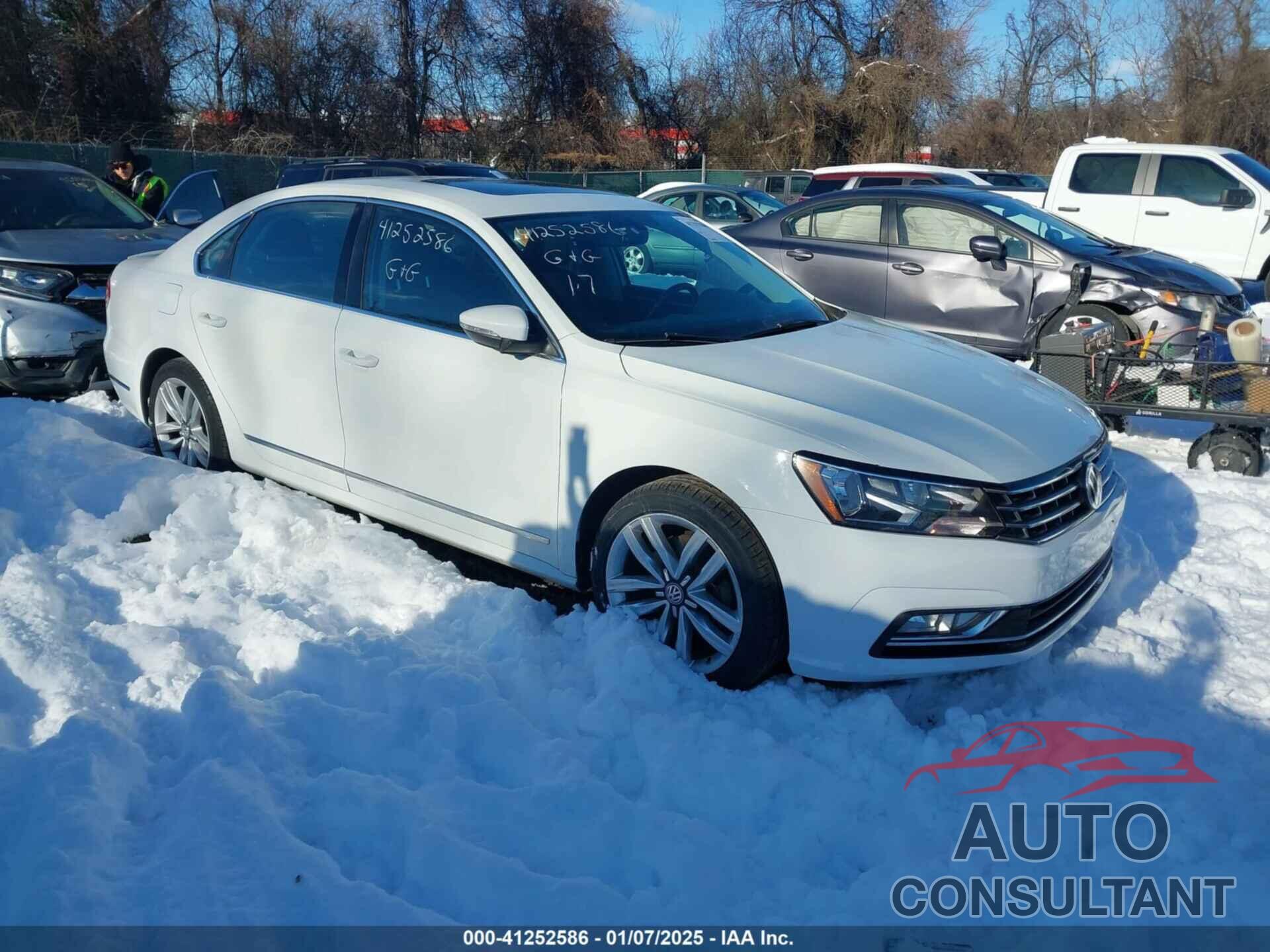 VOLKSWAGEN PASSAT 2016 - 1VWCT7A32GC055447