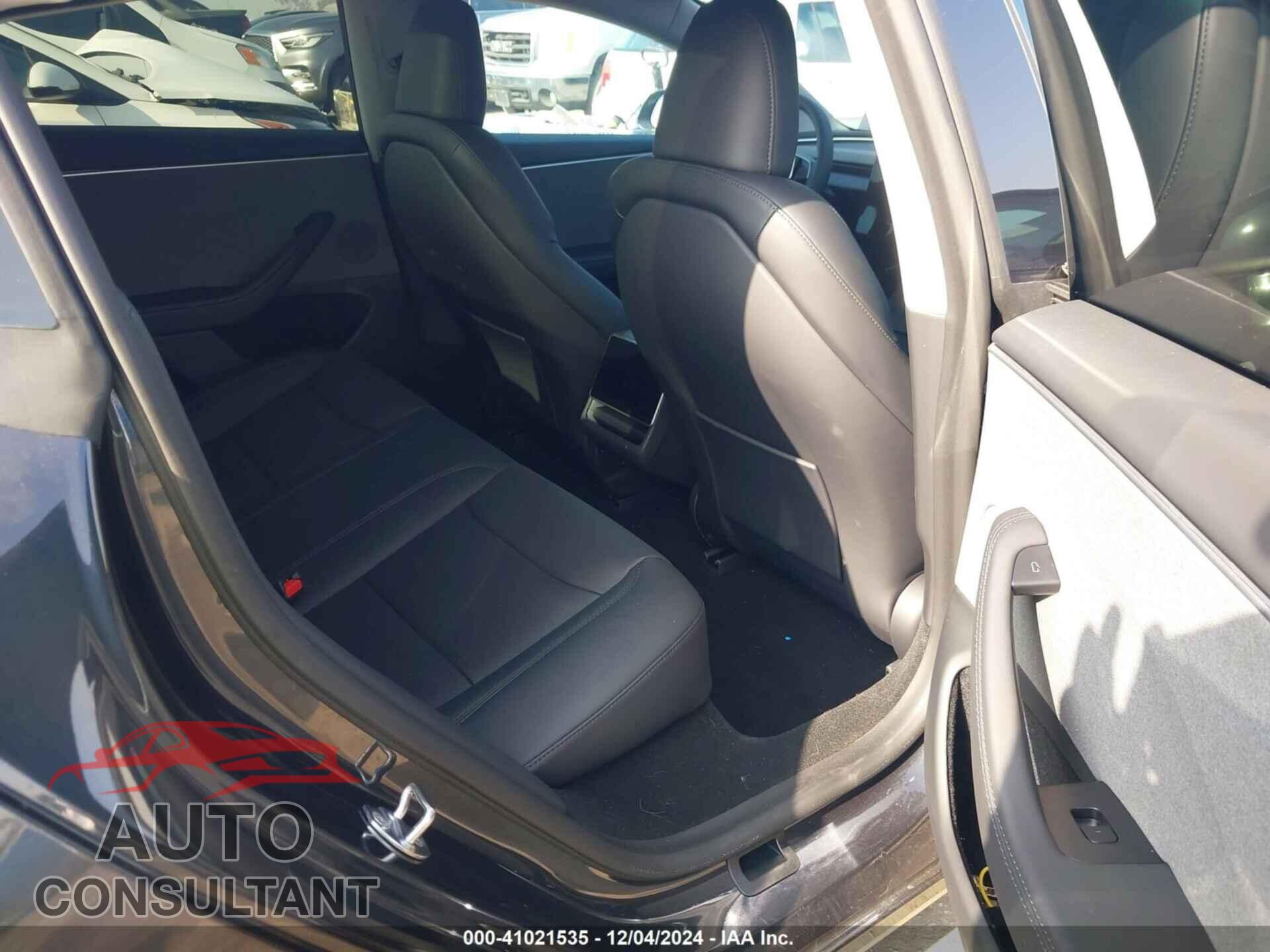 TESLA MODEL 3 2025 - 5YJ3E1EA2SF876935