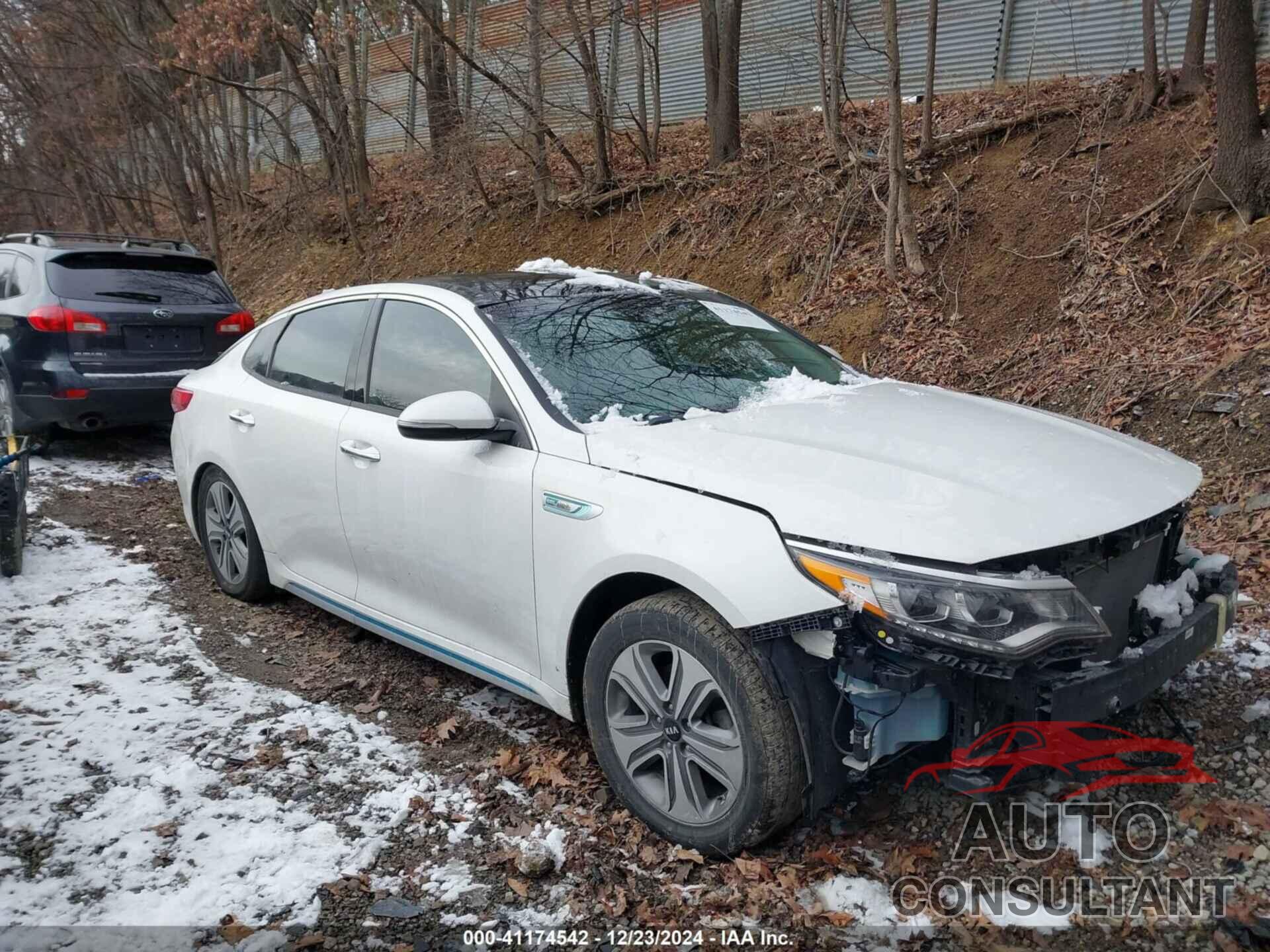 KIA OPTIMA PLUG-IN HYBRID 2017 - KNAGV4LD7H5013152