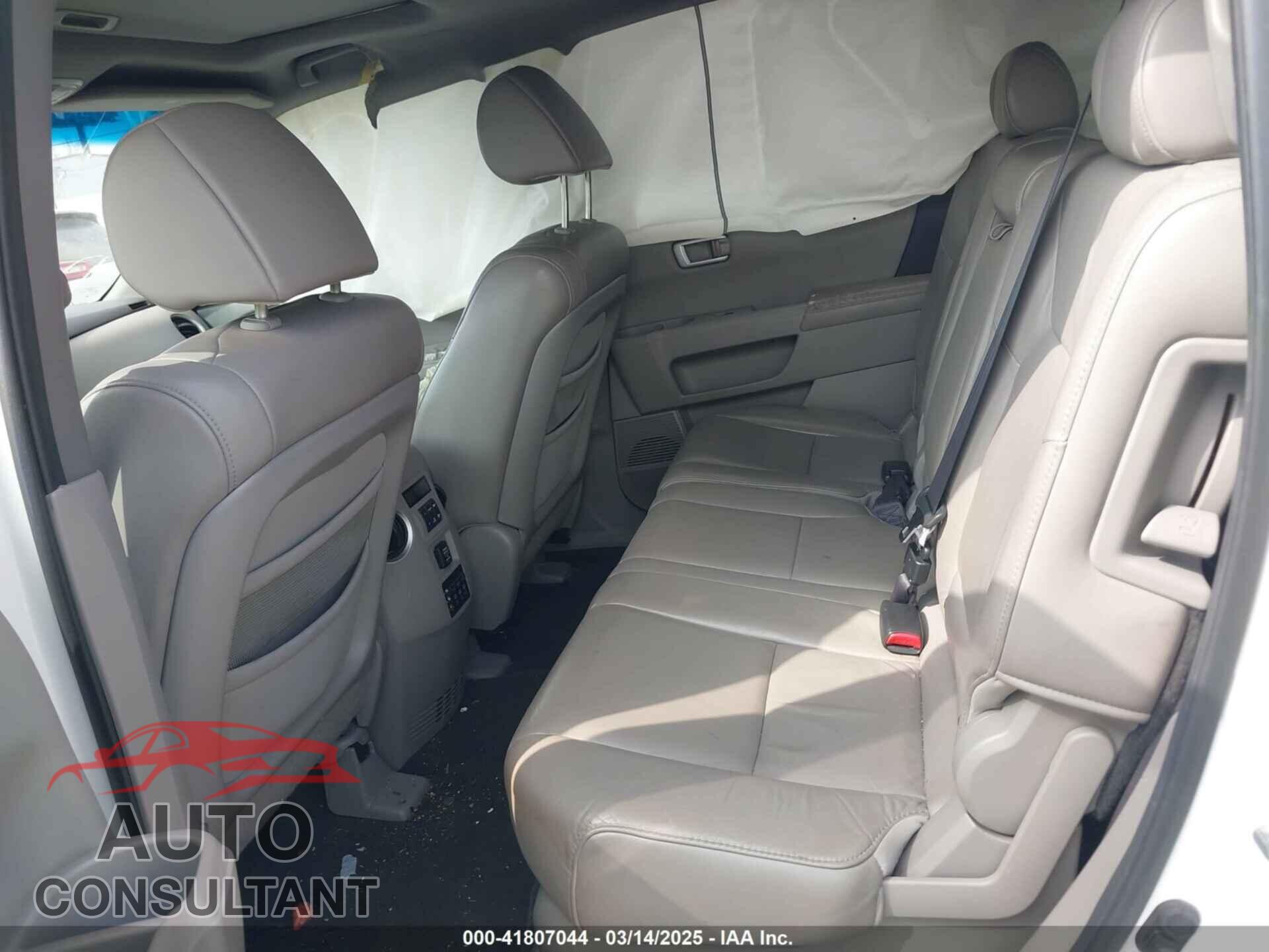 HONDA PILOT 2011 - 5FNYF3H98BB007823