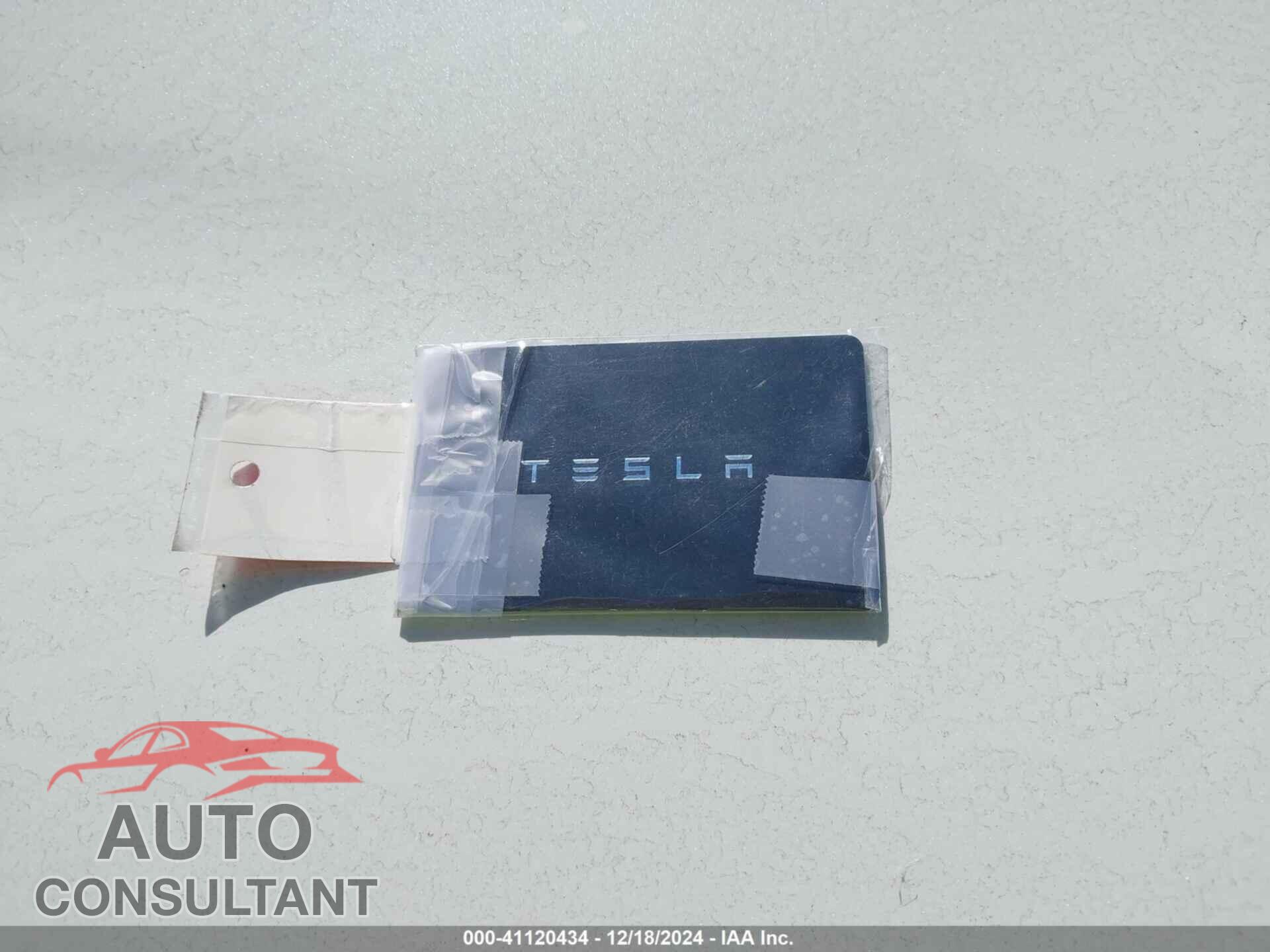 TESLA MODEL 3 2024 - 5YJ3E1EB9RF792842