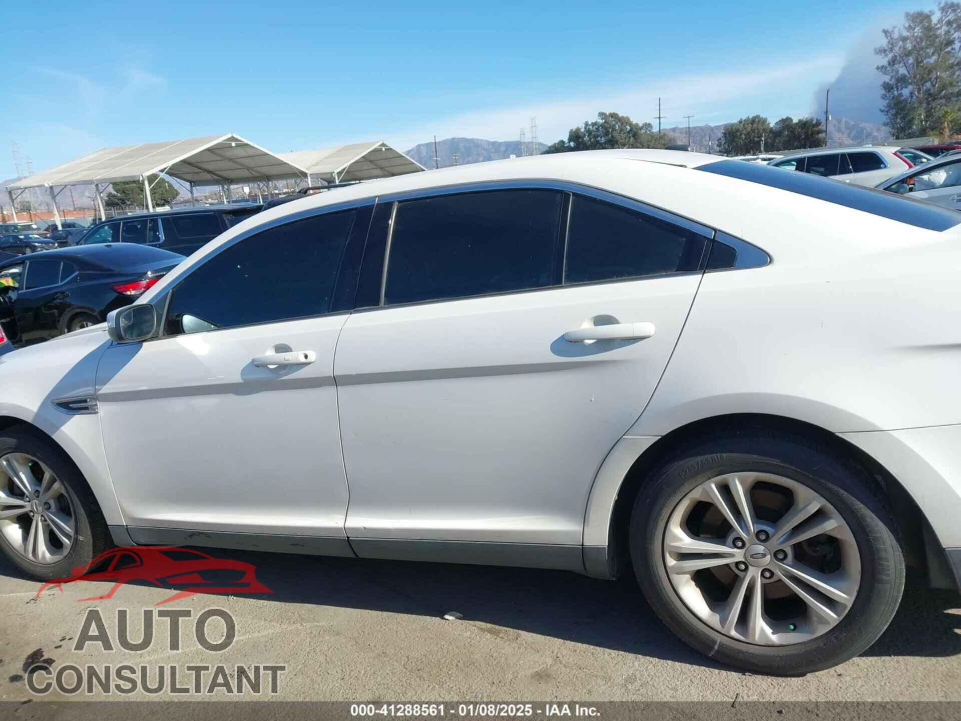 FORD TAURUS 2015 - 1FAHP2E85FG122562