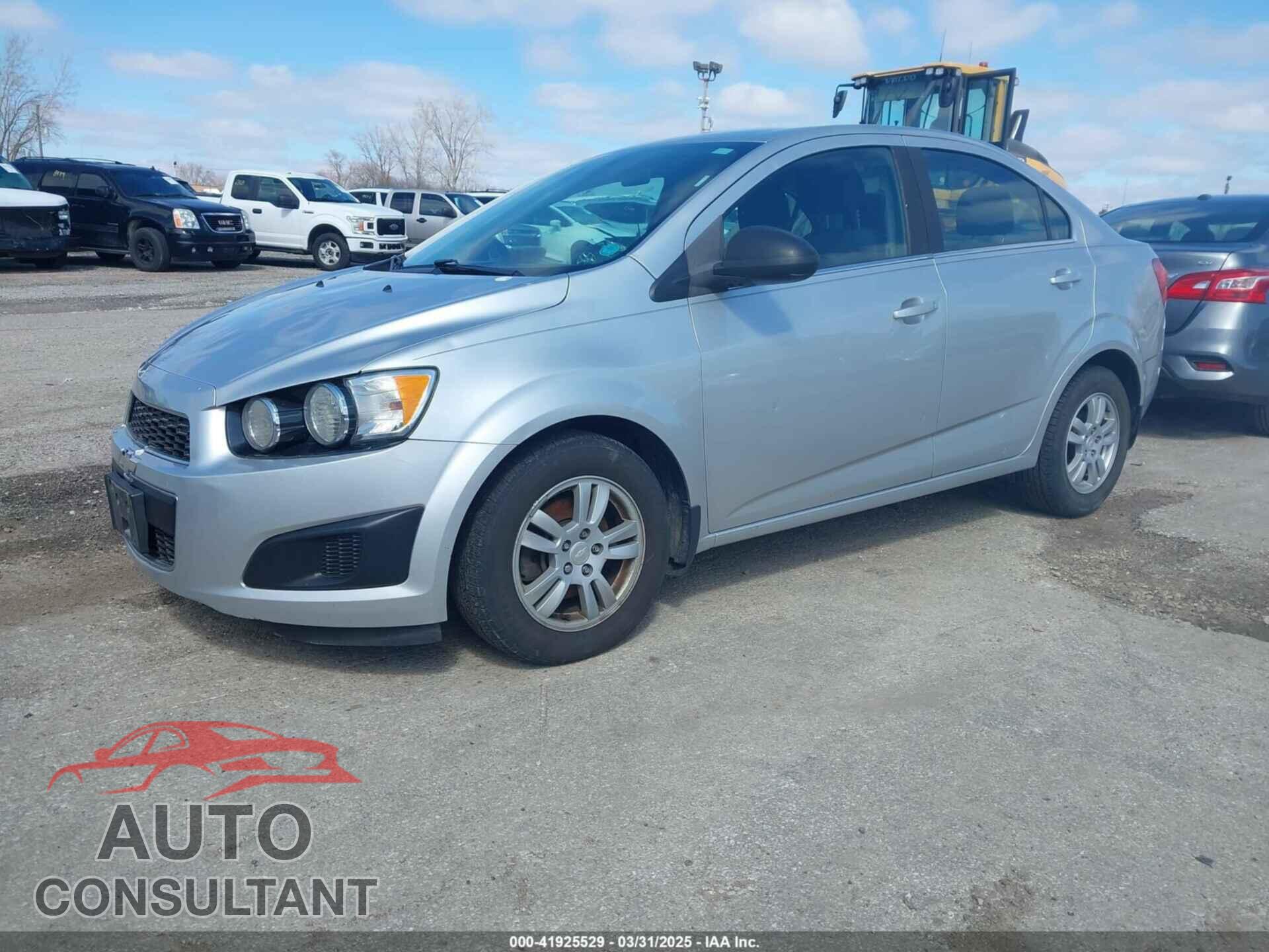 CHEVROLET SONIC 2014 - 1G1JC5SB4E4179448