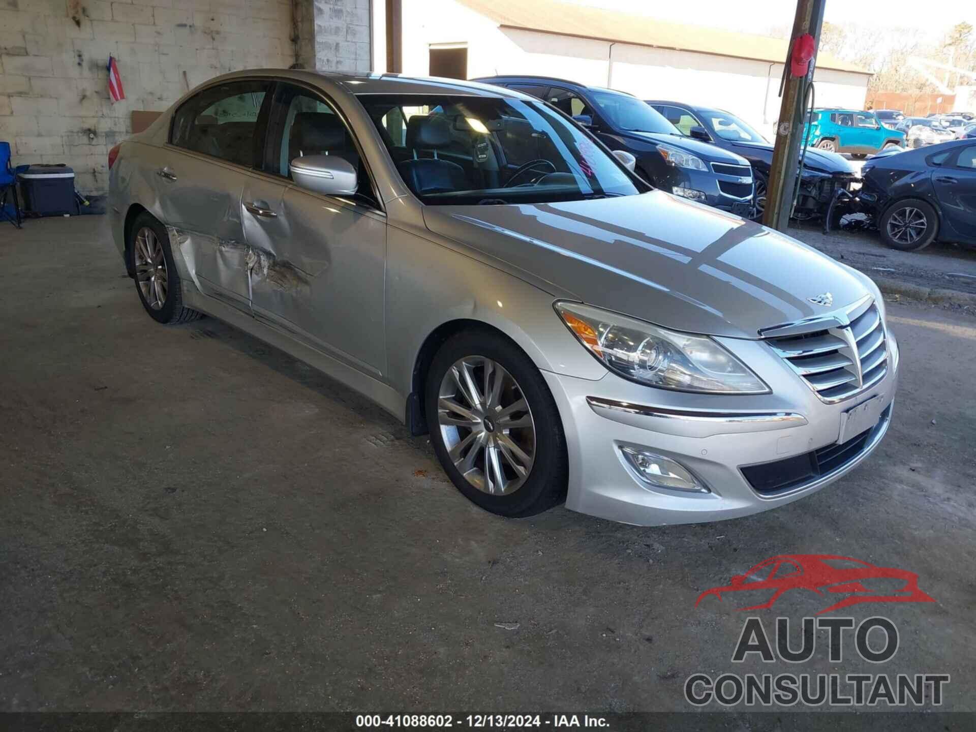 HYUNDAI GENESIS 2013 - KMHGC4DD3DU257044