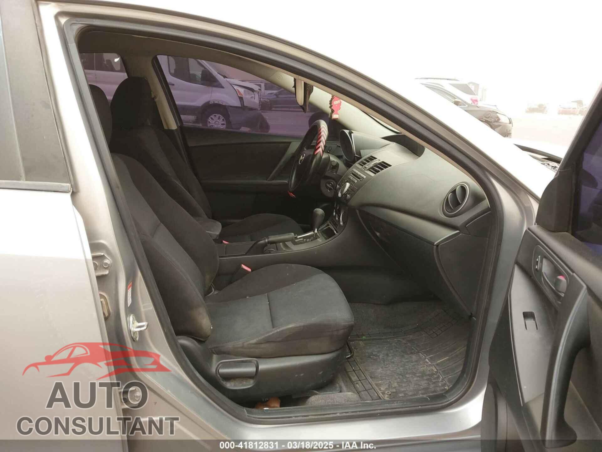 MAZDA MAZDA3 2011 - JM1BL1UF7B1466624