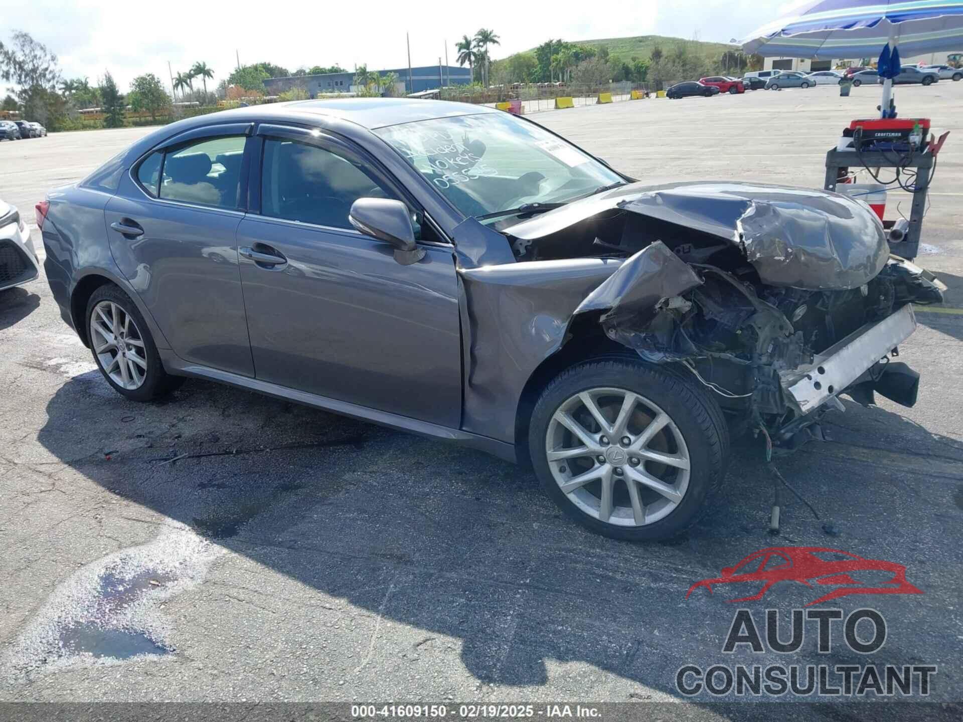 LEXUS IS 2012 - JTHCF5C20C5055575