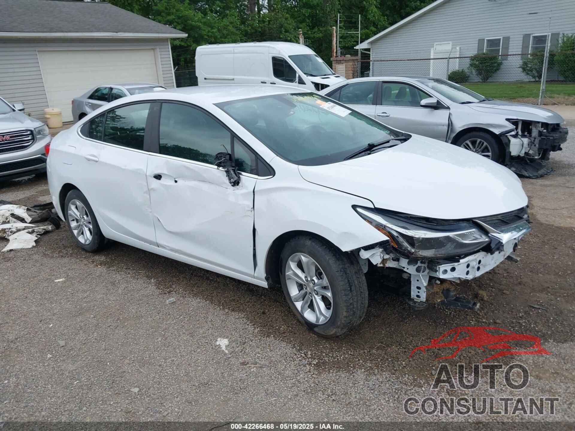 CHEVROLET CRUZE 2019 - 1G1BE5SM3K7115346
