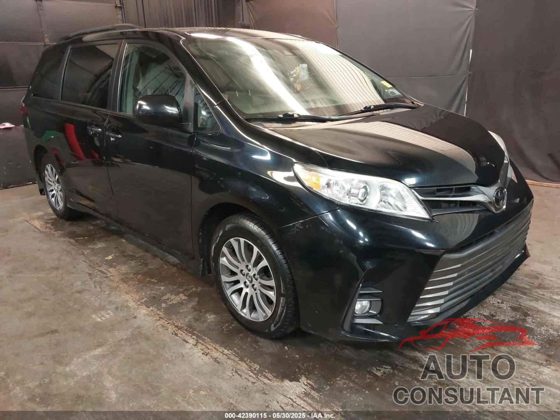 TOYOTA SIENNA 2019 - 5TDYZ3DC7KS019479