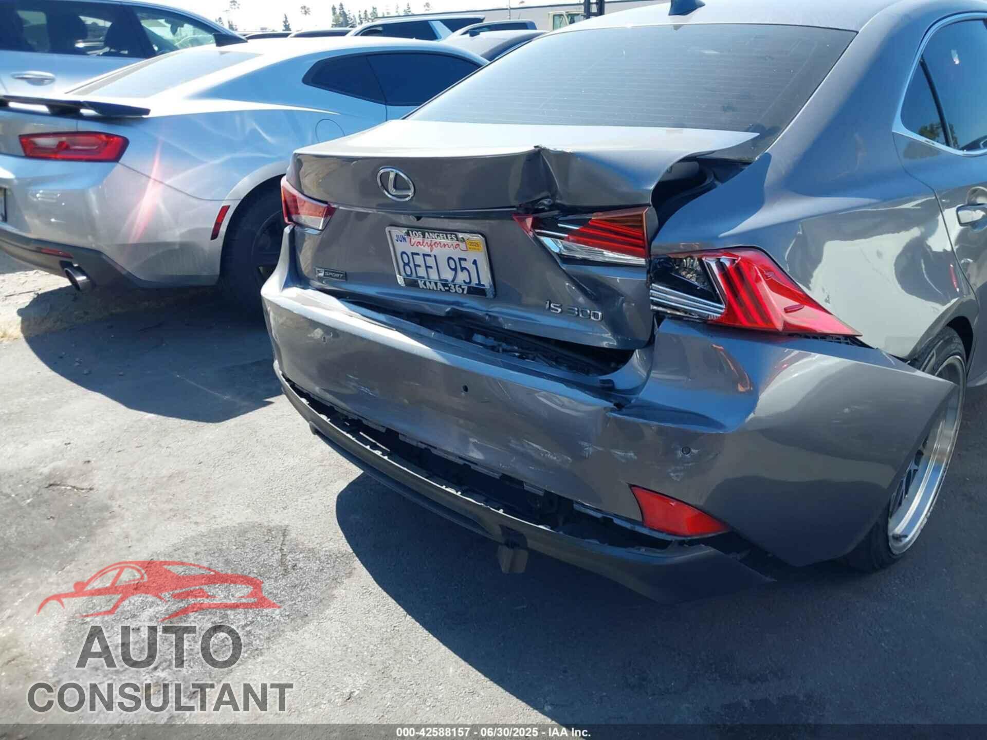 LEXUS IS 300 2018 - JTHBA1D24J5075813