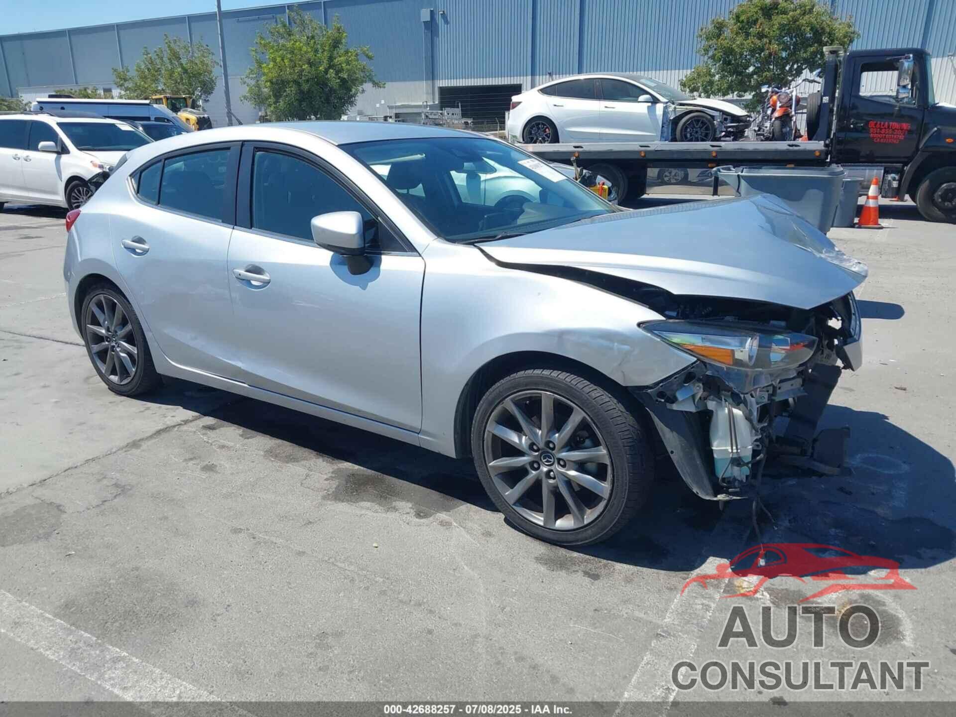 MAZDA MAZDA3 2018 - 3MZBN1L39JM275545