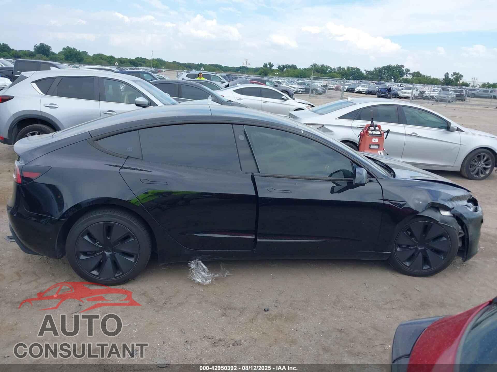 TESLA MODEL 3 2024 - 5YJ3E1EA7RF749592