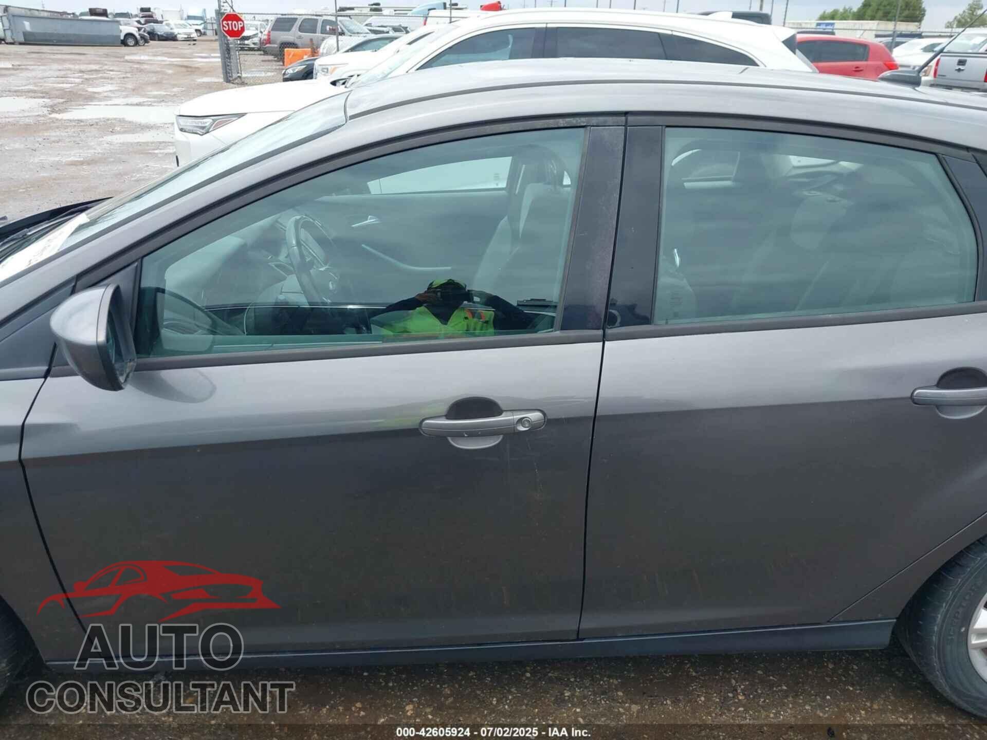FORD FOCUS 2012 - 1FAHP3K29CL229462