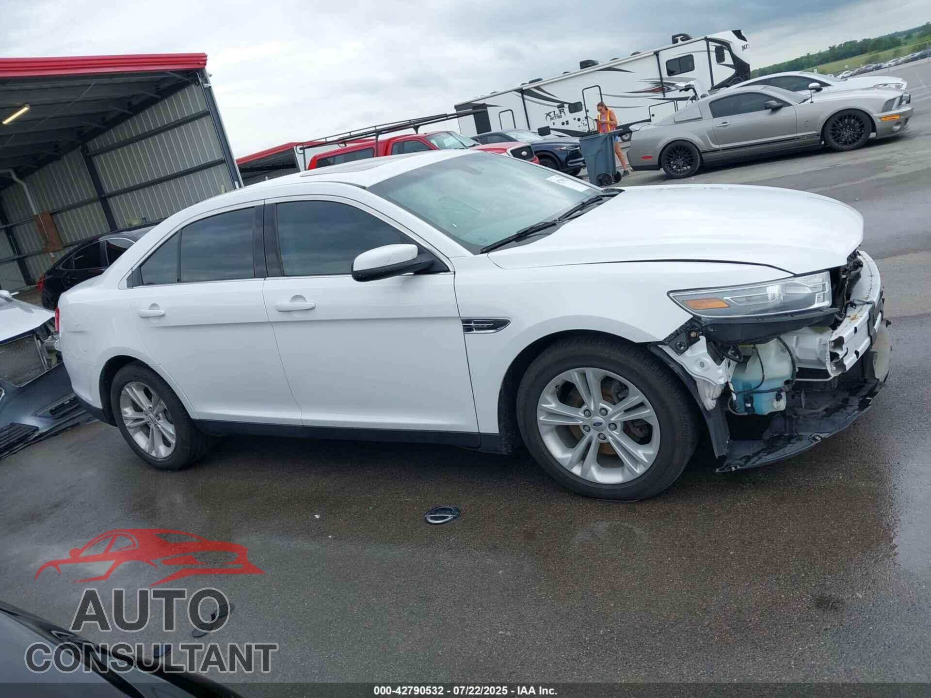 FORD TAURUS 2013 - 1FAHP2E80DG130100