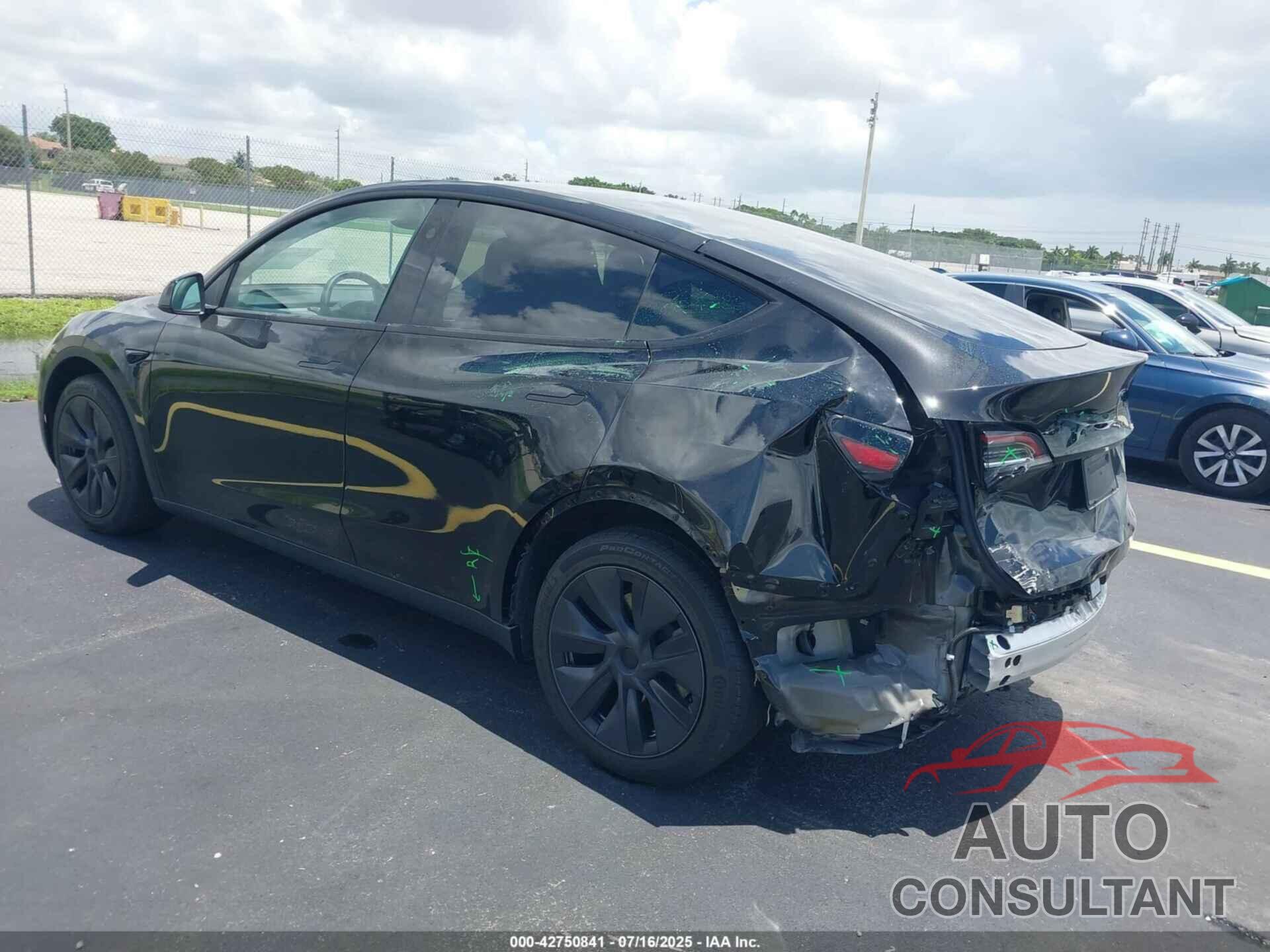 TESLA MODEL Y 2024 - 7SAYGDED7RF187112