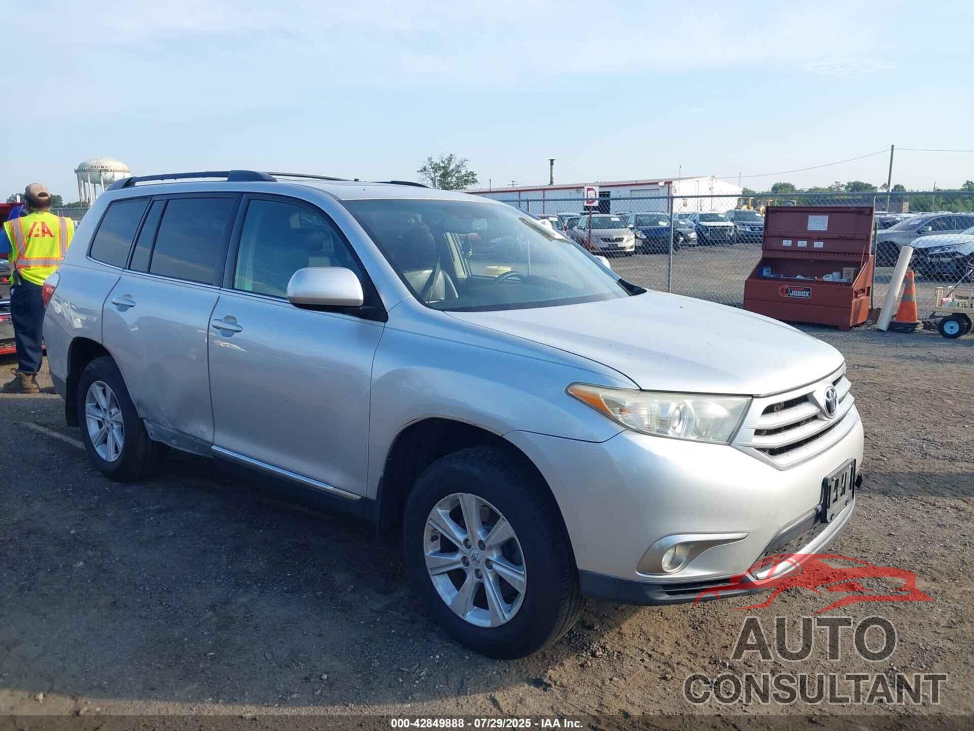 TOYOTA HIGHLANDER 2011 - 5TDBK3EH1BS080735