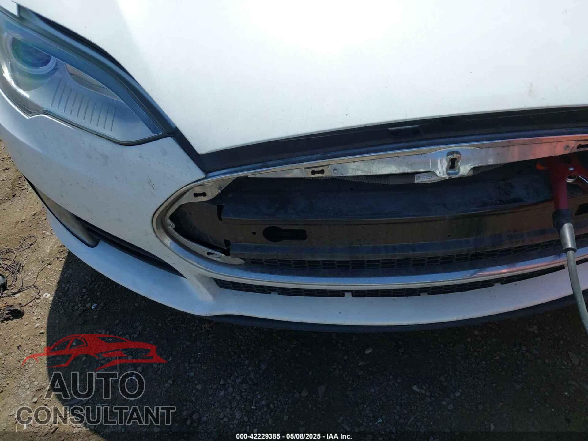 TESLA MODEL S 2013 - 5YJSA1CG8DFP09707