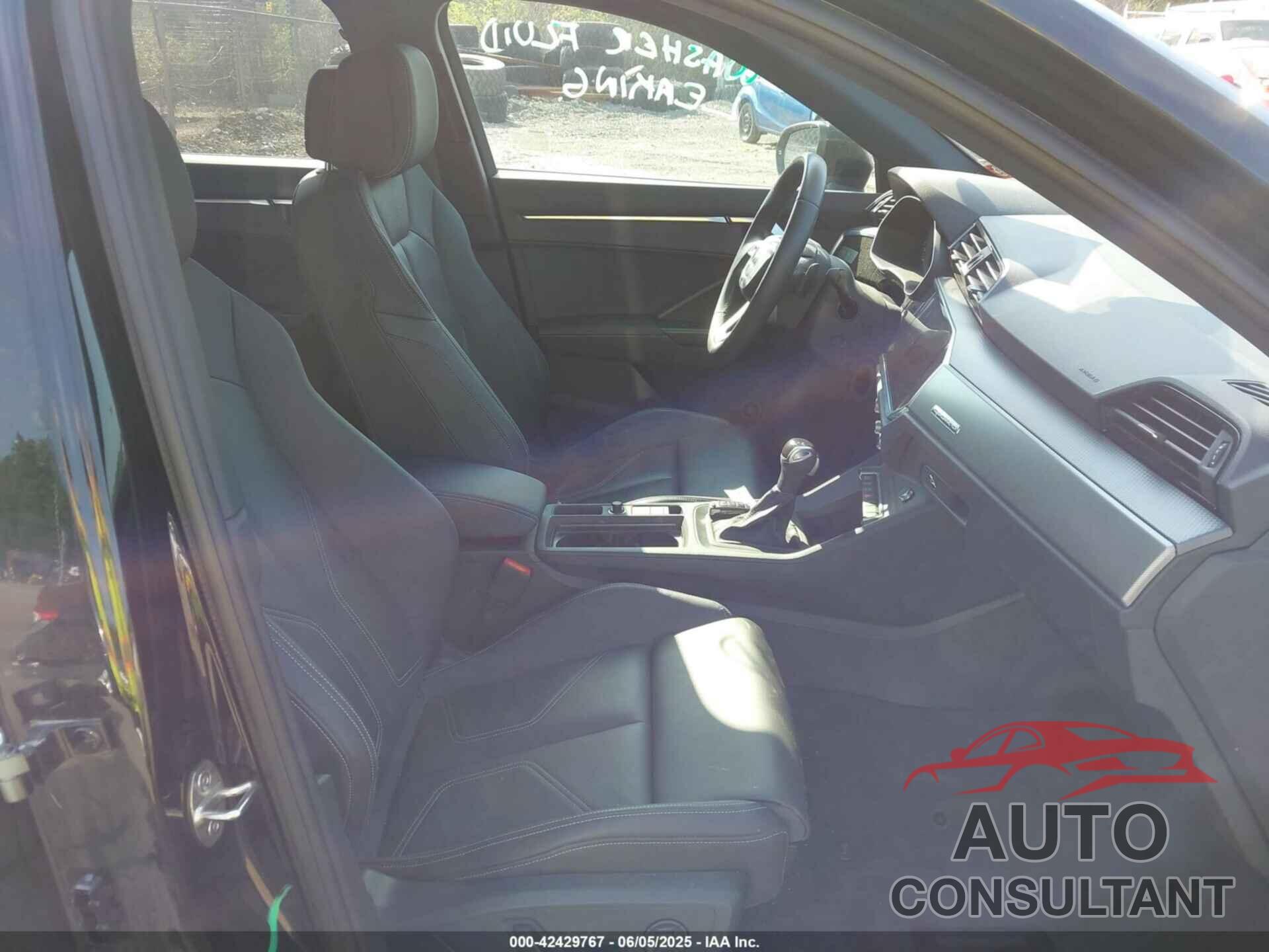 AUDI Q3 2023 - WA1DECF39P1111196