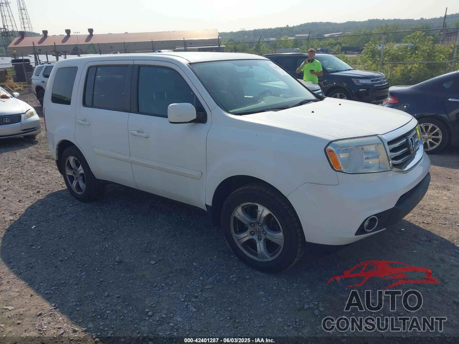 HONDA PILOT 2015 - 5FNYF4H44FB072491