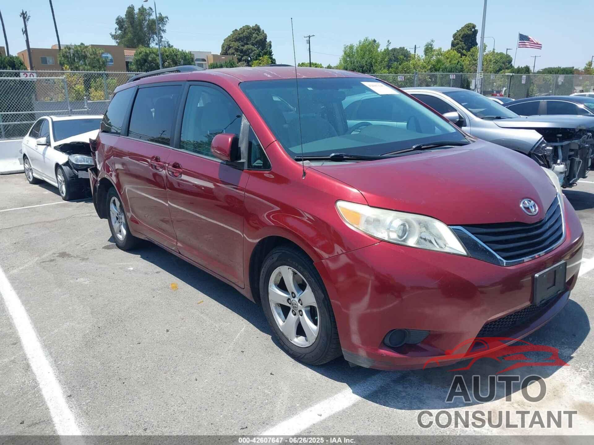 TOYOTA SIENNA 2013 - 5TDKK3DC1DS394667