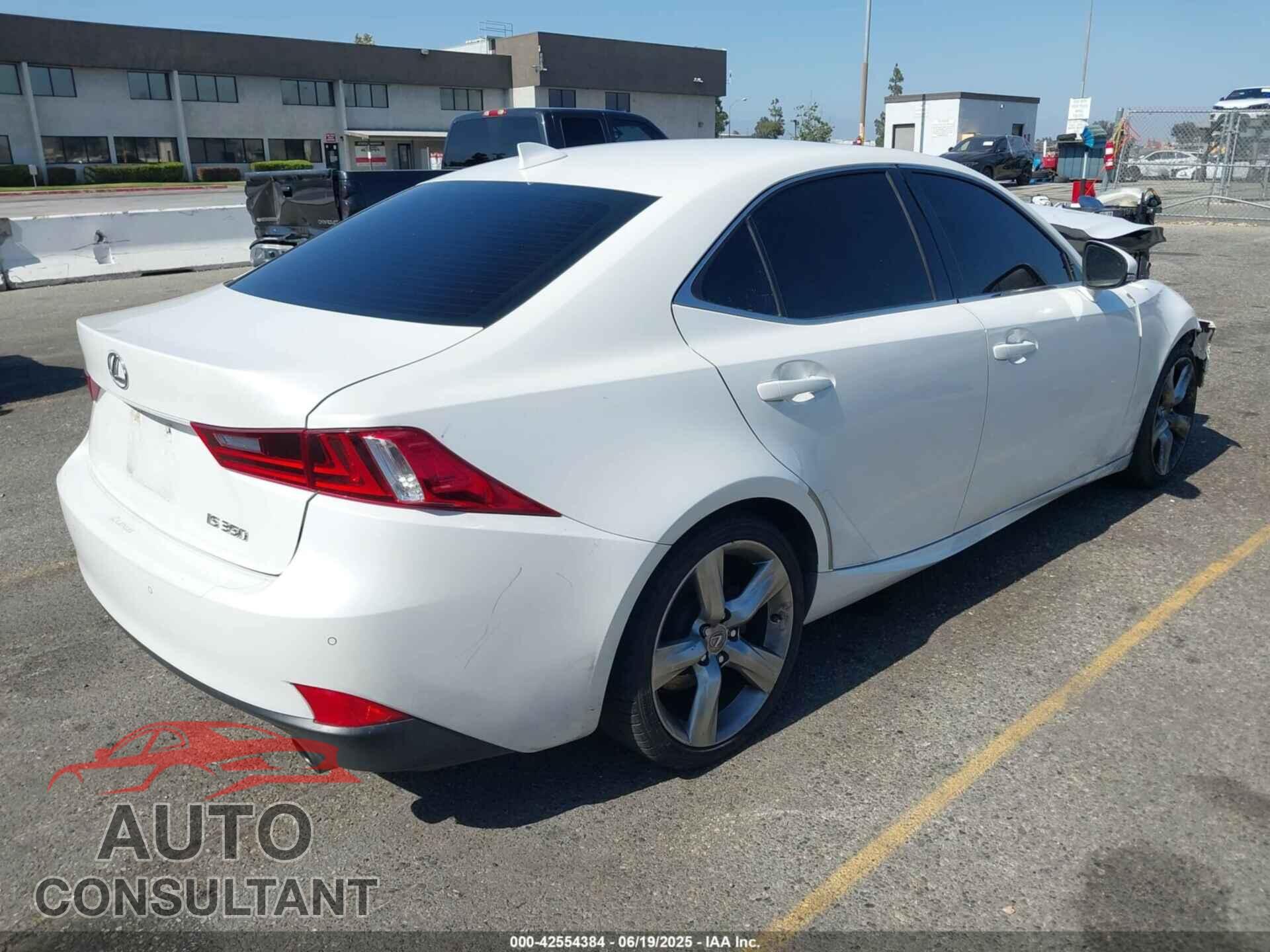 LEXUS IS 2015 - JTHBE1D21F5014656