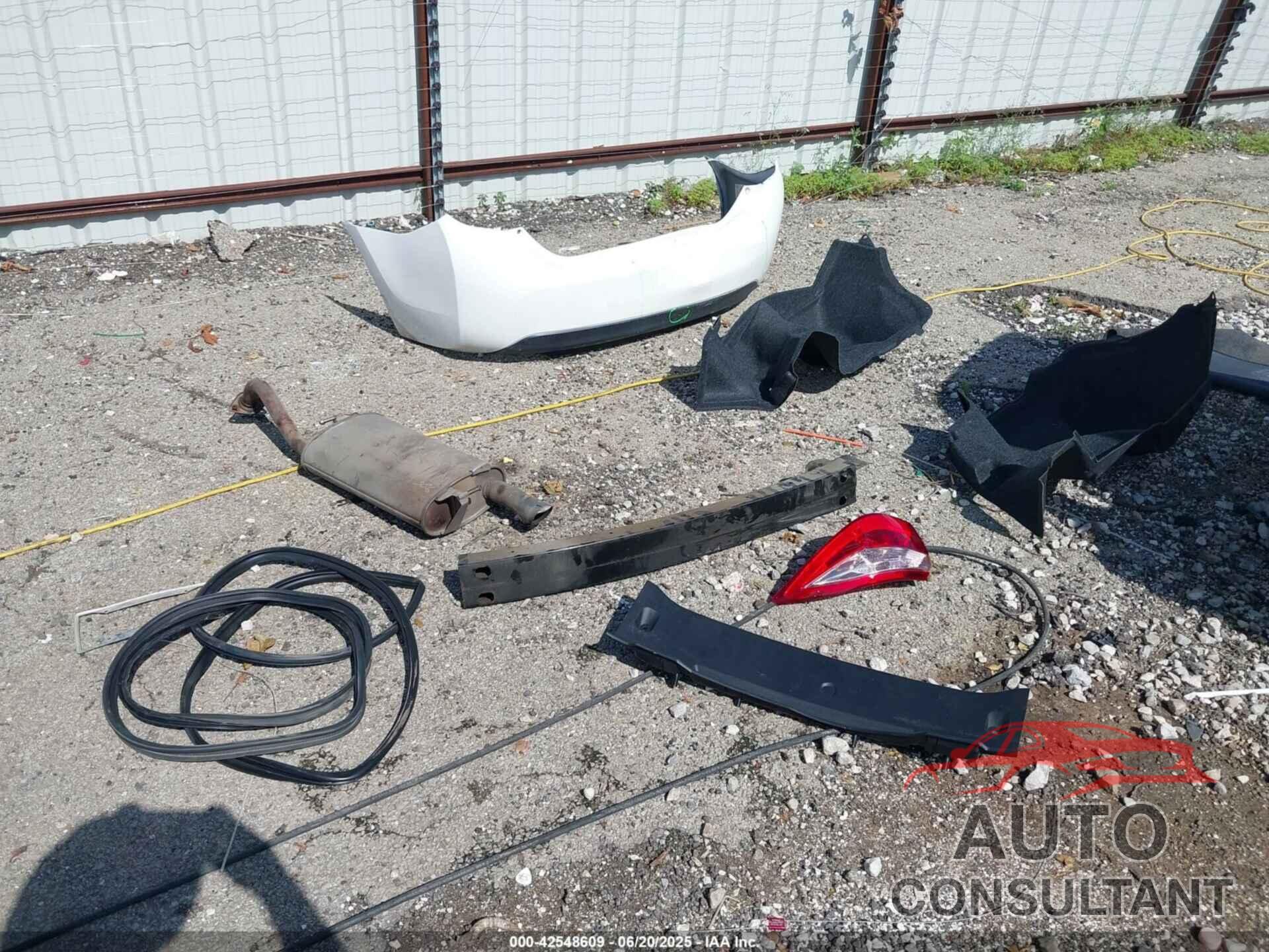 TOYOTA COROLLA 2017 - 2T1BURHEXHC946867