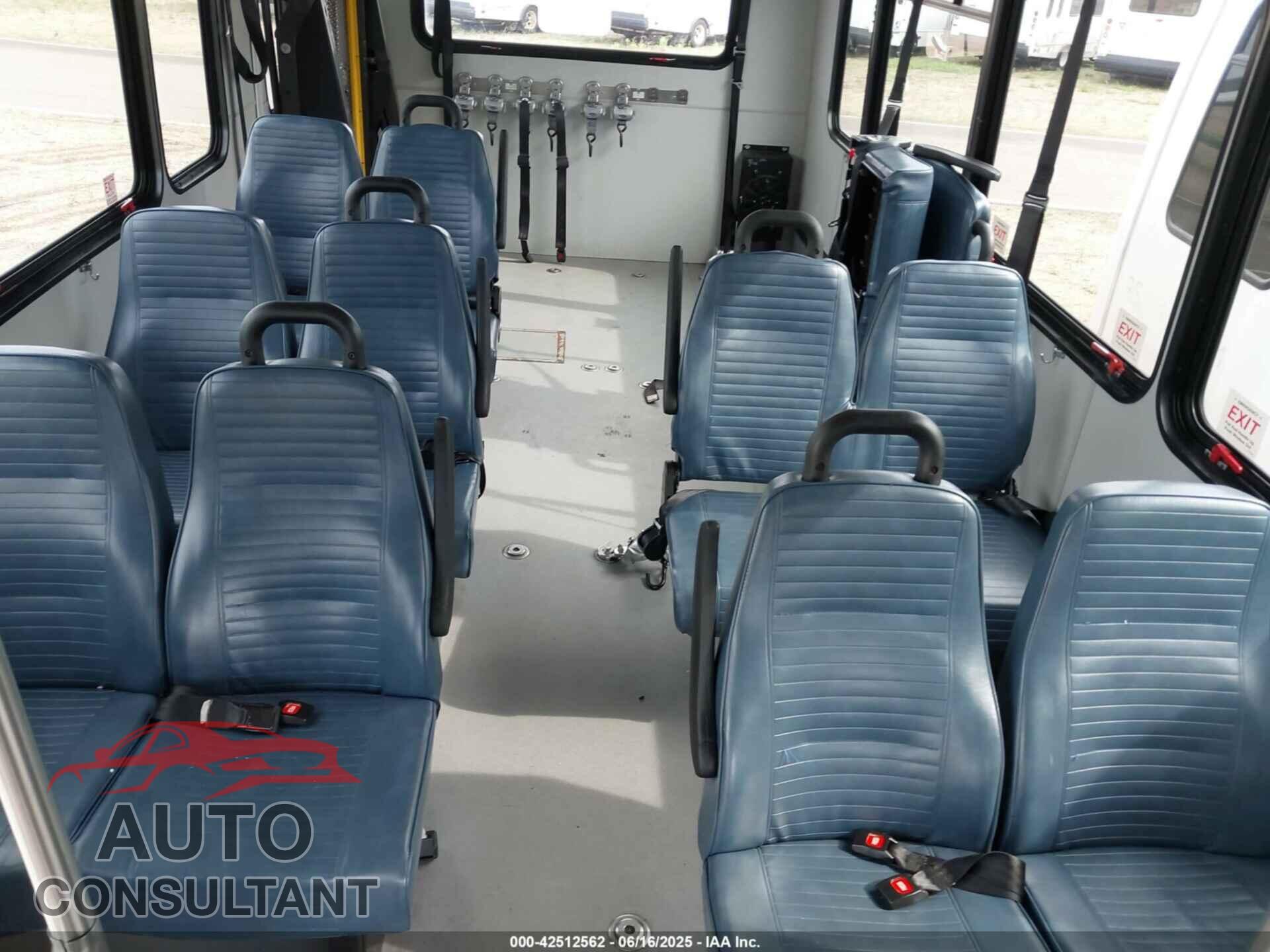 FORD E-450 CUTAWAY 2018 - 1FDFE4FS7JDC37912