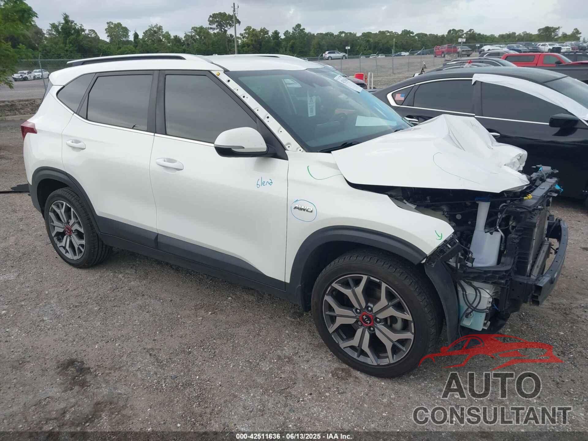 KIA SELTOS 2021 - KNDEUCA21M7056893