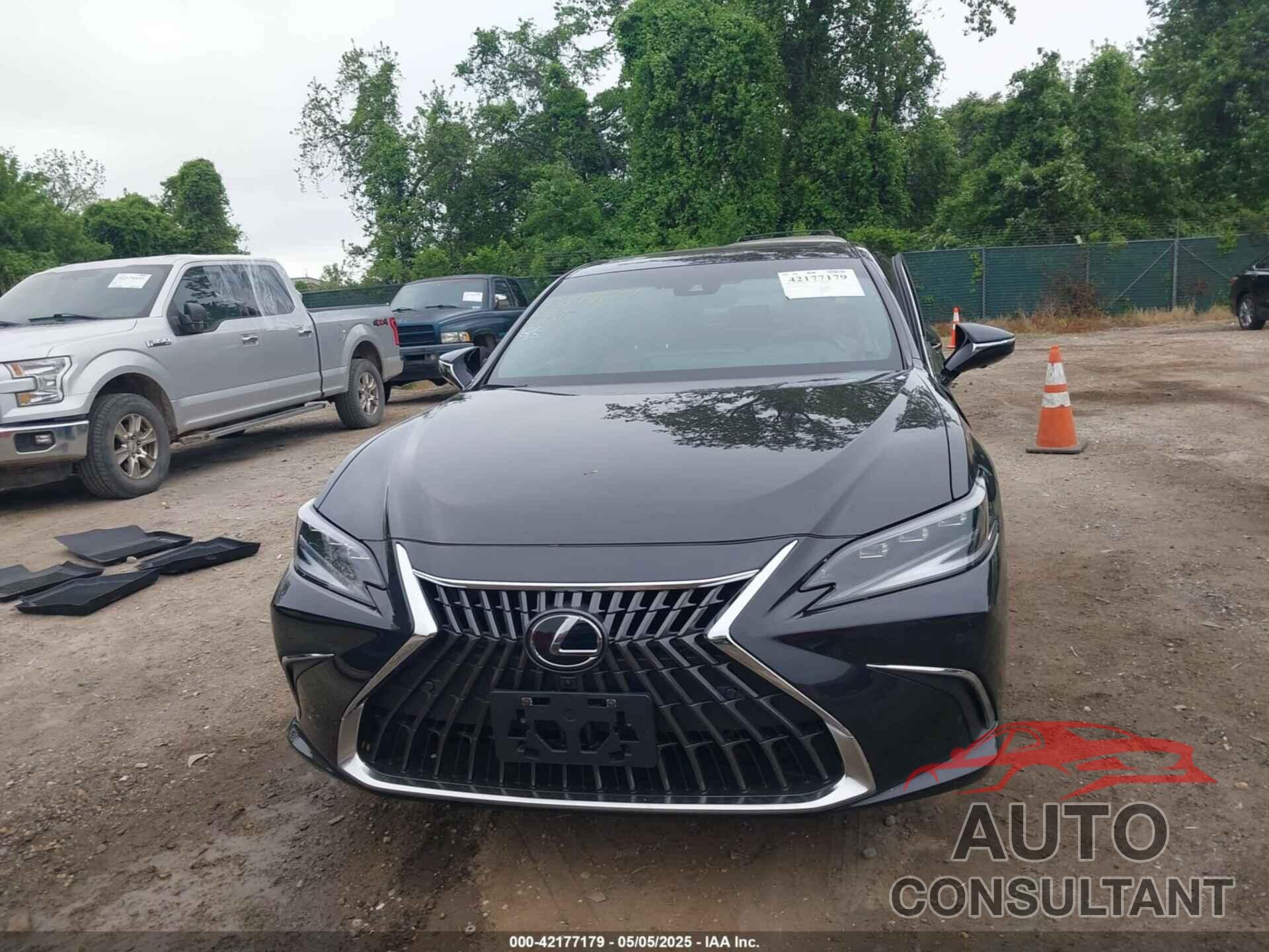 LEXUS ES 300H 2024 - 58AFA1C13RU048538