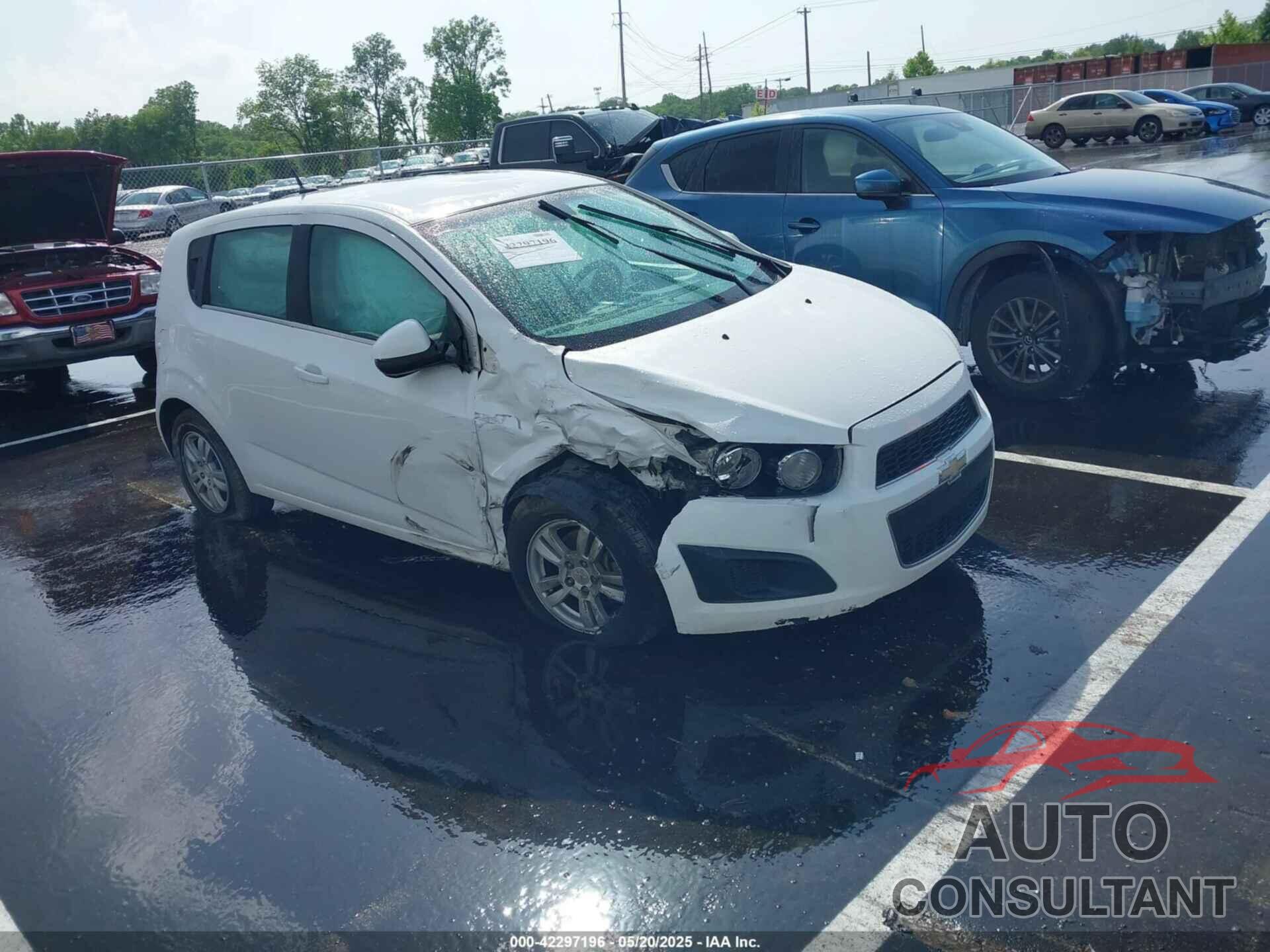 CHEVROLET SONIC 2012 - 1G1JC6SH2C4189175