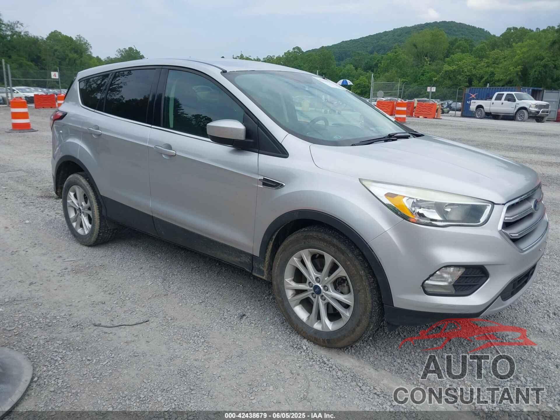 FORD ESCAPE 2017 - 1FMCU9GD7HUE42904