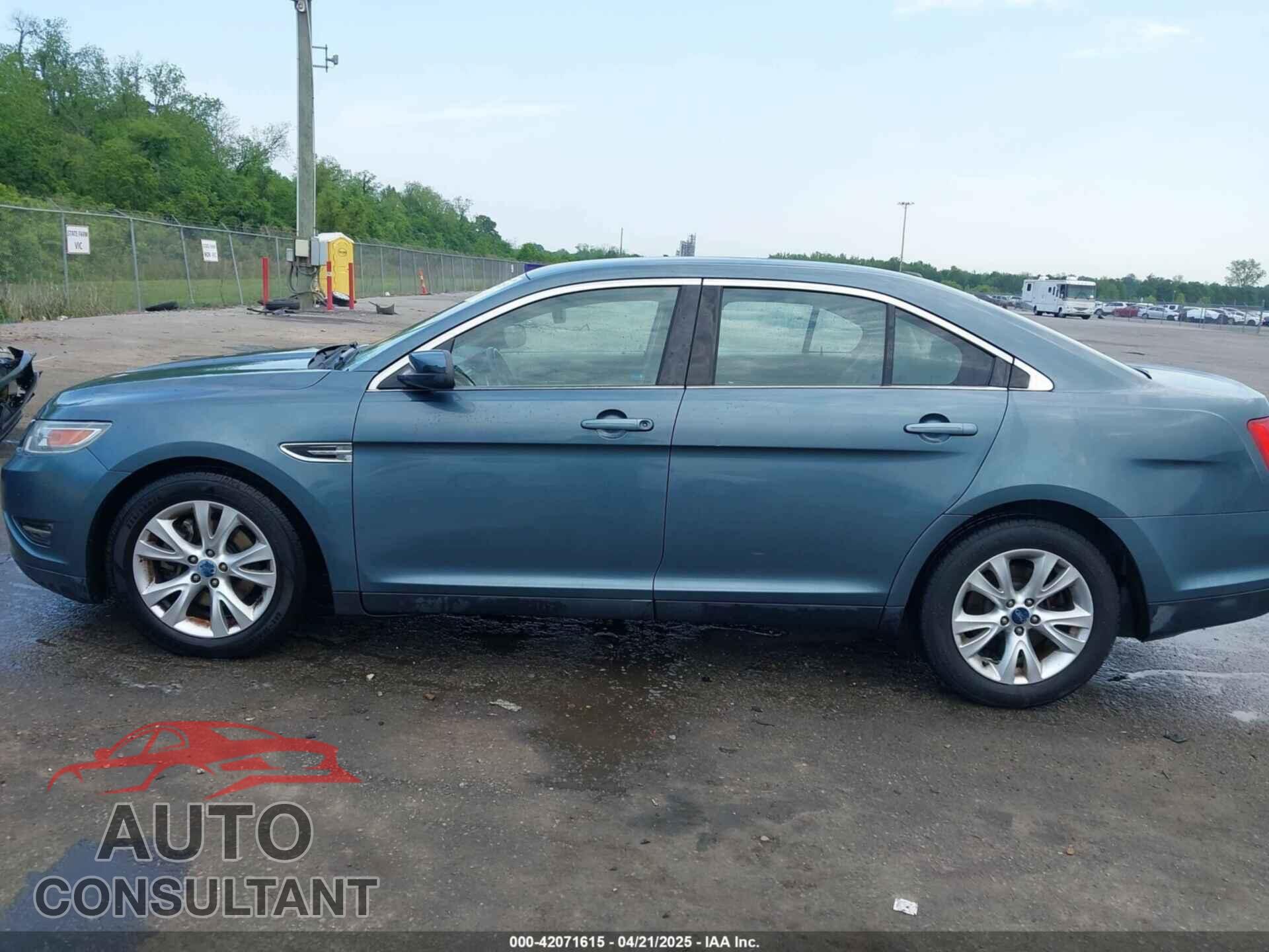 FORD TAURUS 2010 - 1FAHP2EW3AG106982