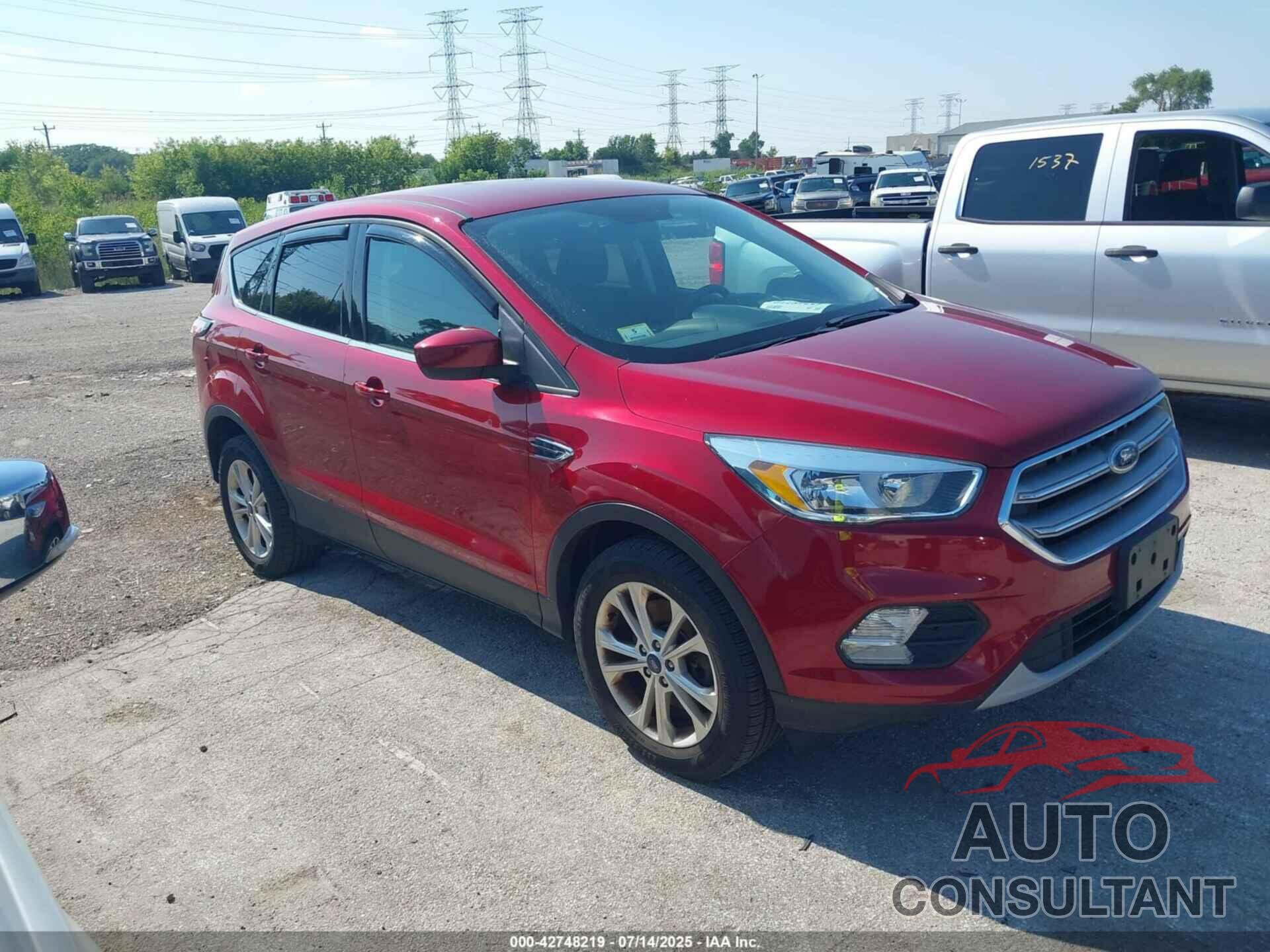FORD ESCAPE 2017 - 1FMCU9GD8HUB33748