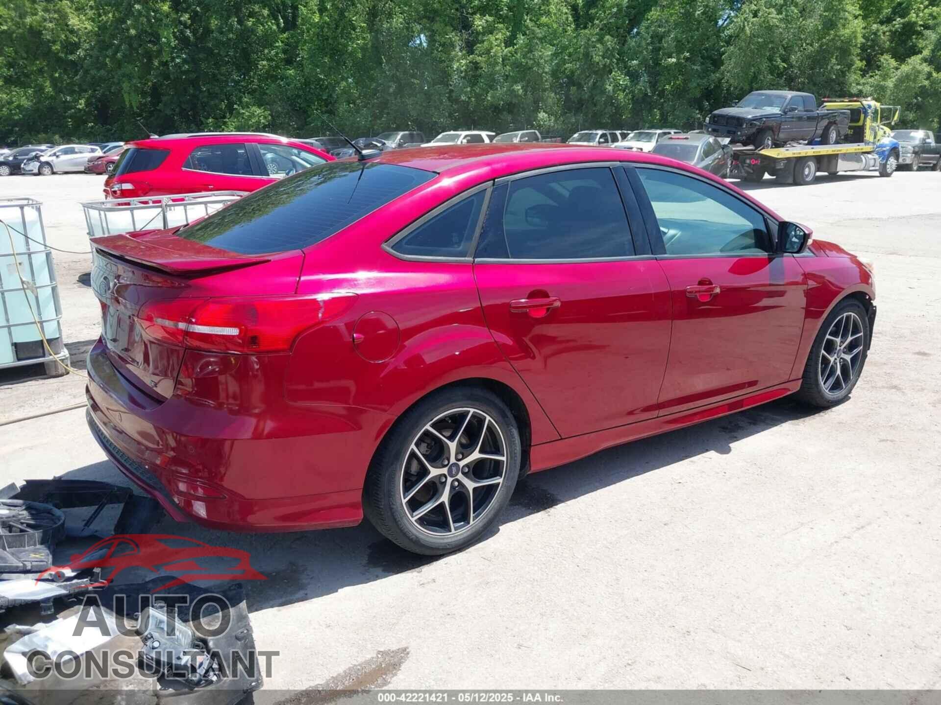 FORD FOCUS 2015 - 1FADP3F22FL275602