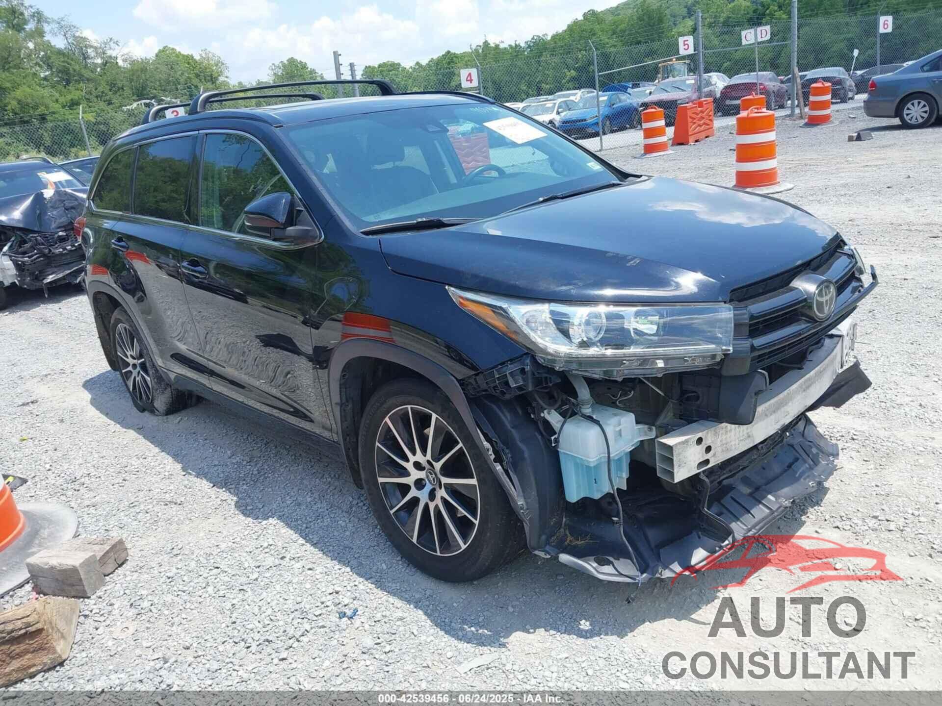 TOYOTA HIGHLANDER 2018 - 5TDJZRFH6JS485416