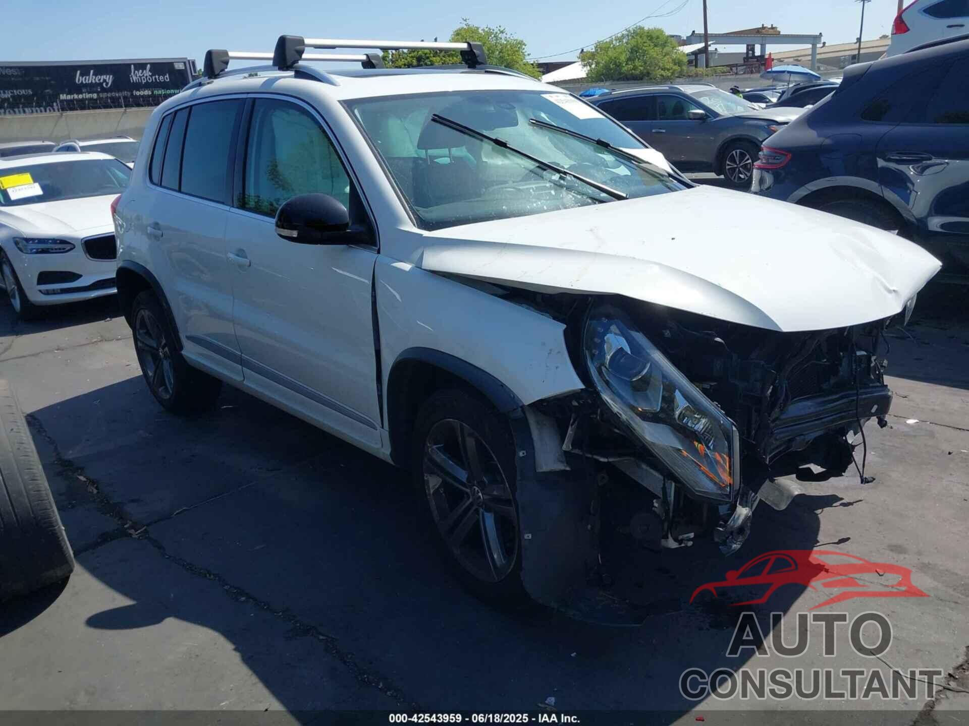 VOLKSWAGEN TIGUAN 2017 - WVGTV7AX4HW512156