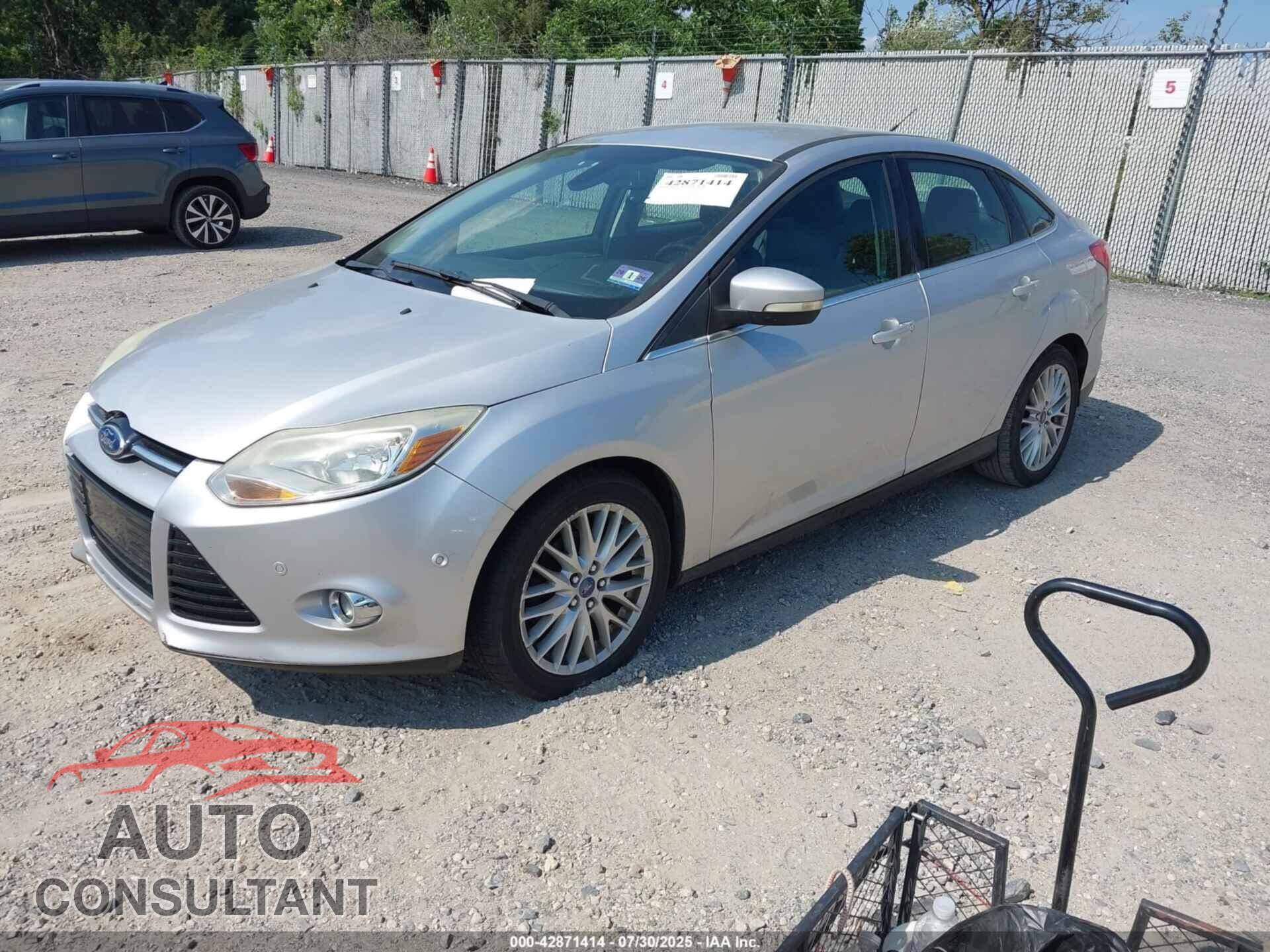 FORD FOCUS 2012 - 1FAHP3H27CL124734