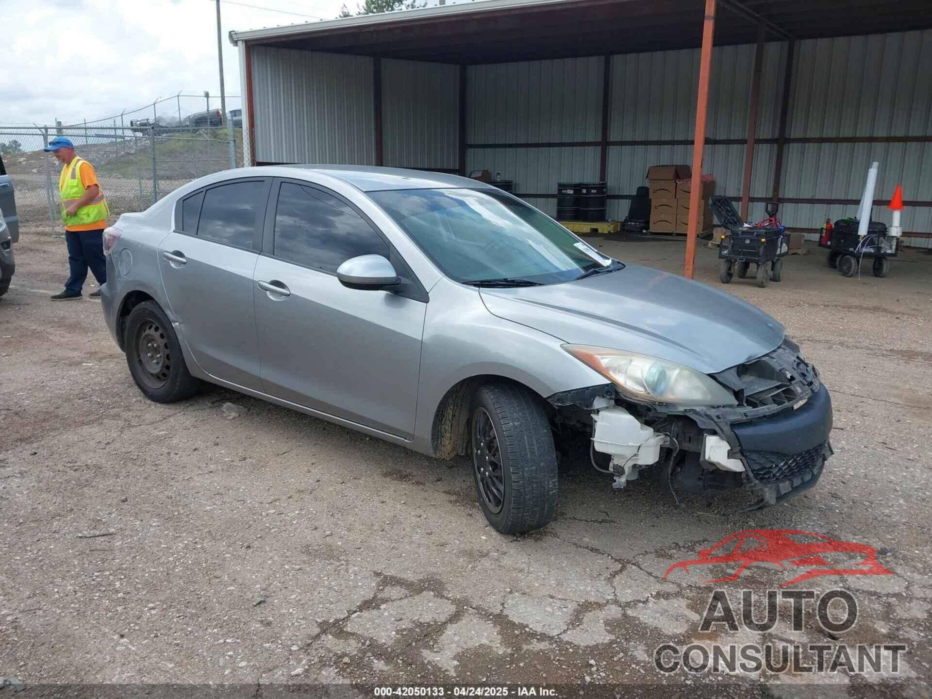 MAZDA MAZDA3 2013 - JM1BL1U76D1716530