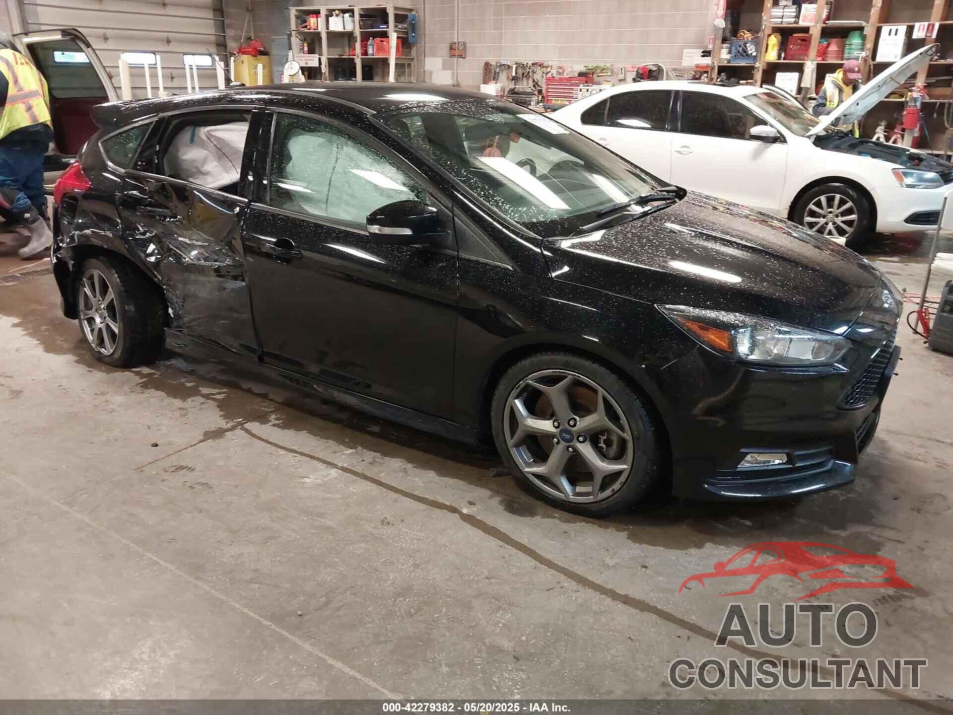 FORD FOCUS ST 2017 - 1FADP3L97HL298488