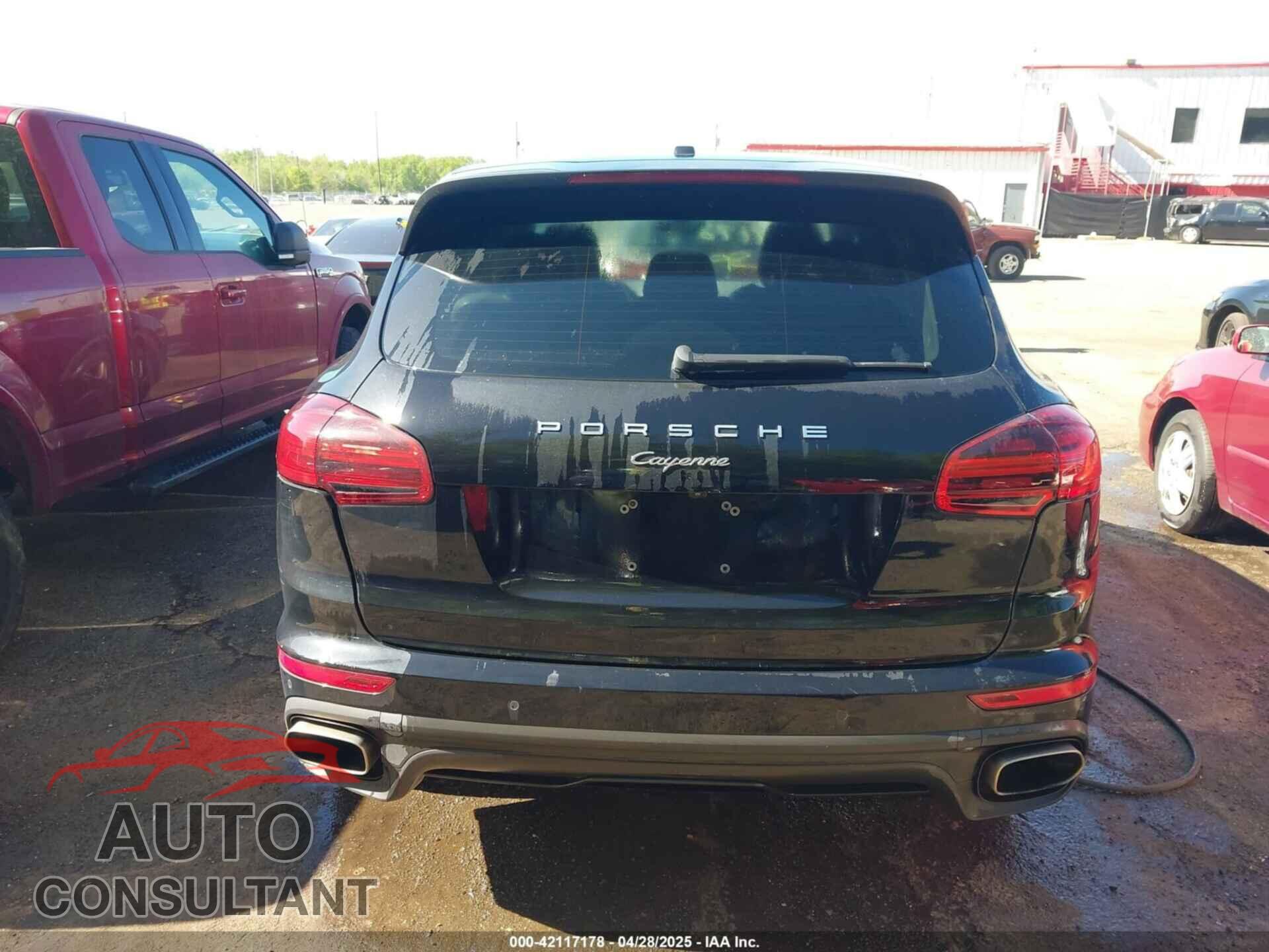 PORSCHE CAYENNE 2016 - WP1AA2A23GLA04144