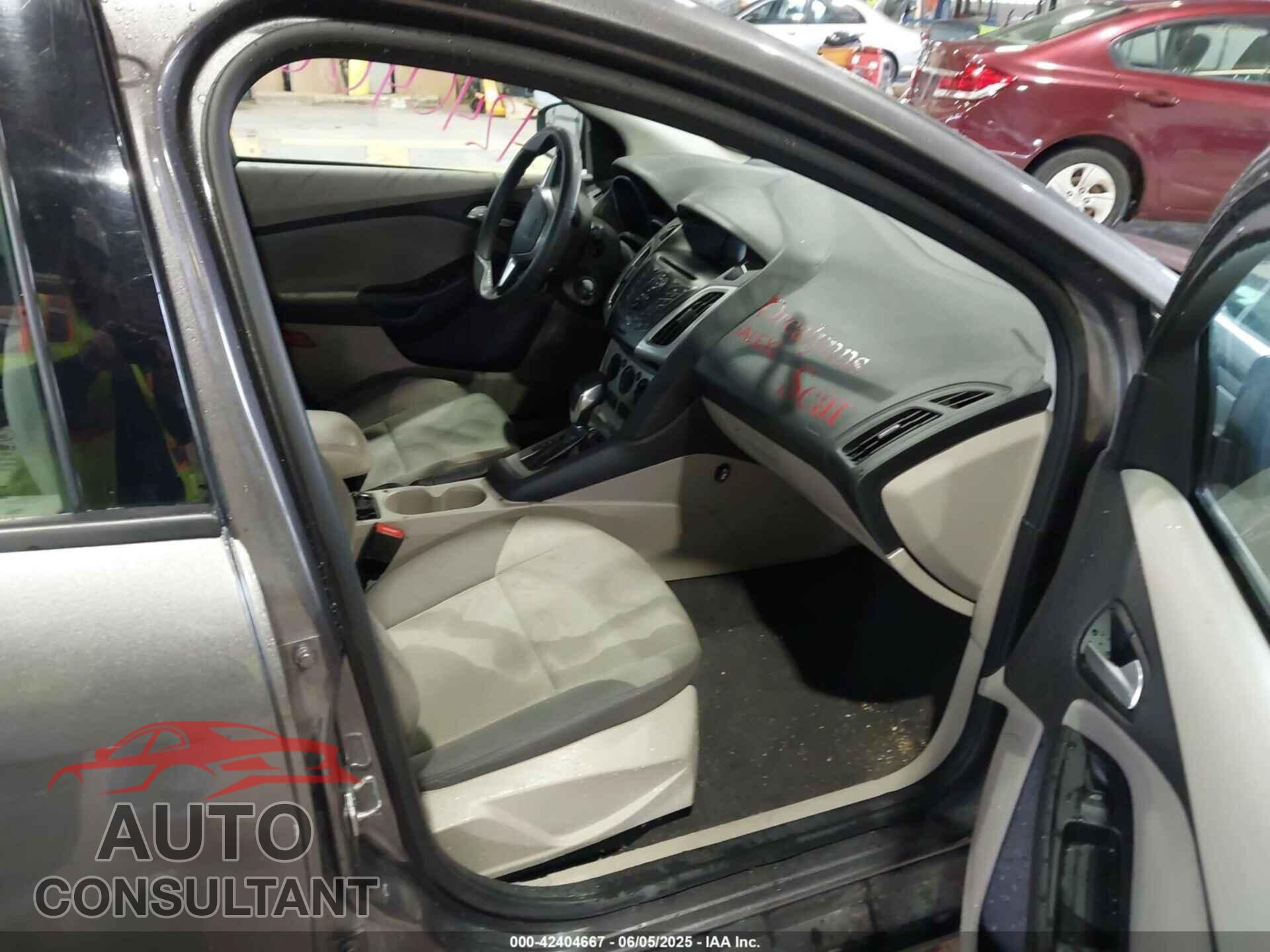 FORD FOCUS 2014 - 1FADP3F22EL379800