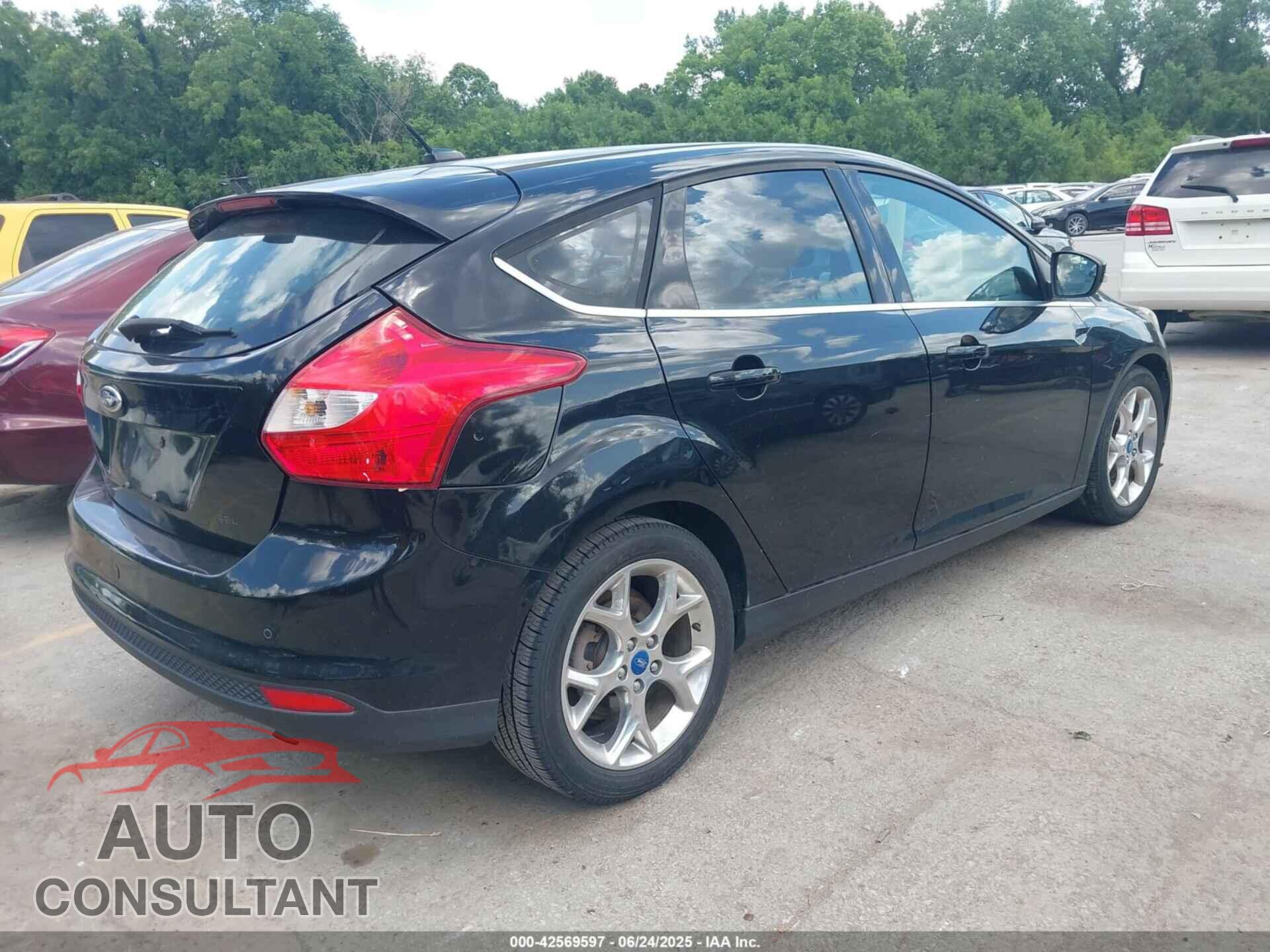 FORD FOCUS 2012 - 1FAHP3M20CL210313